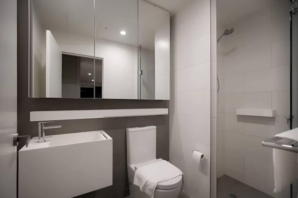 Mt1012 - 1 BR Docklands Delight, Stunning Apartment