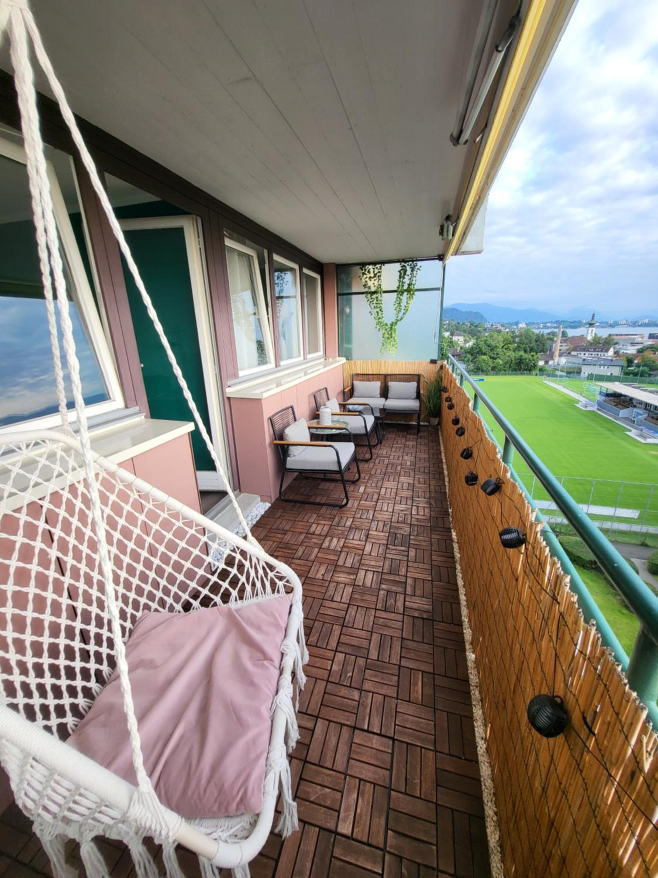 Apartment mit Terassee & Aussicht auf See und Berge