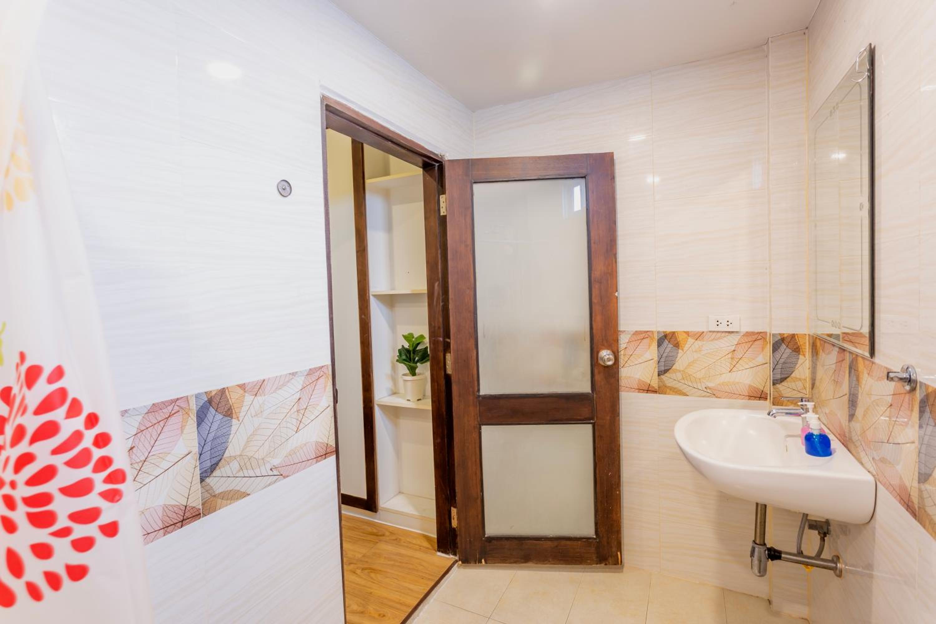 The Train Resort - Your Relaxing Resort with Large Pool & Jacuzzi