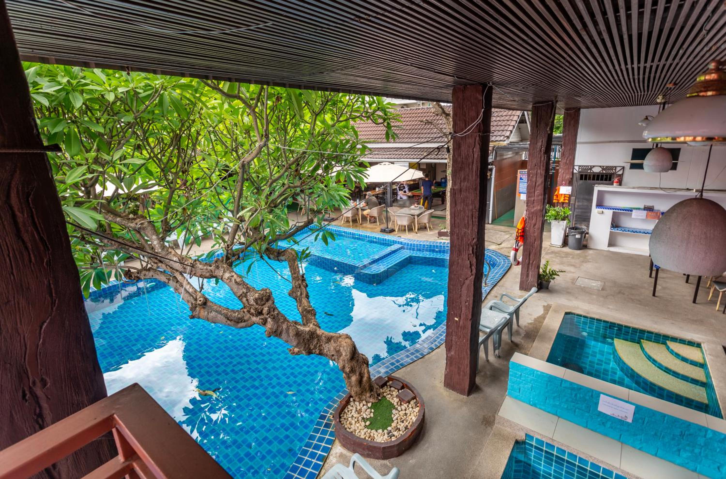 The Train Resort - Your Relaxing Resort with Large Pool & Jacuzzi