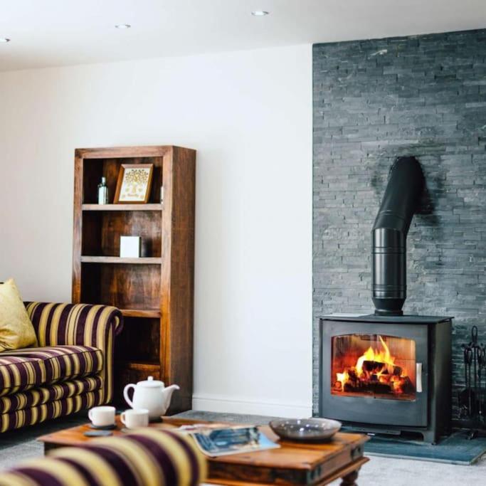 Cysgod Y Dyffryn - Luxury holiday cottage sleeping 8, Hot Tub available view 5
