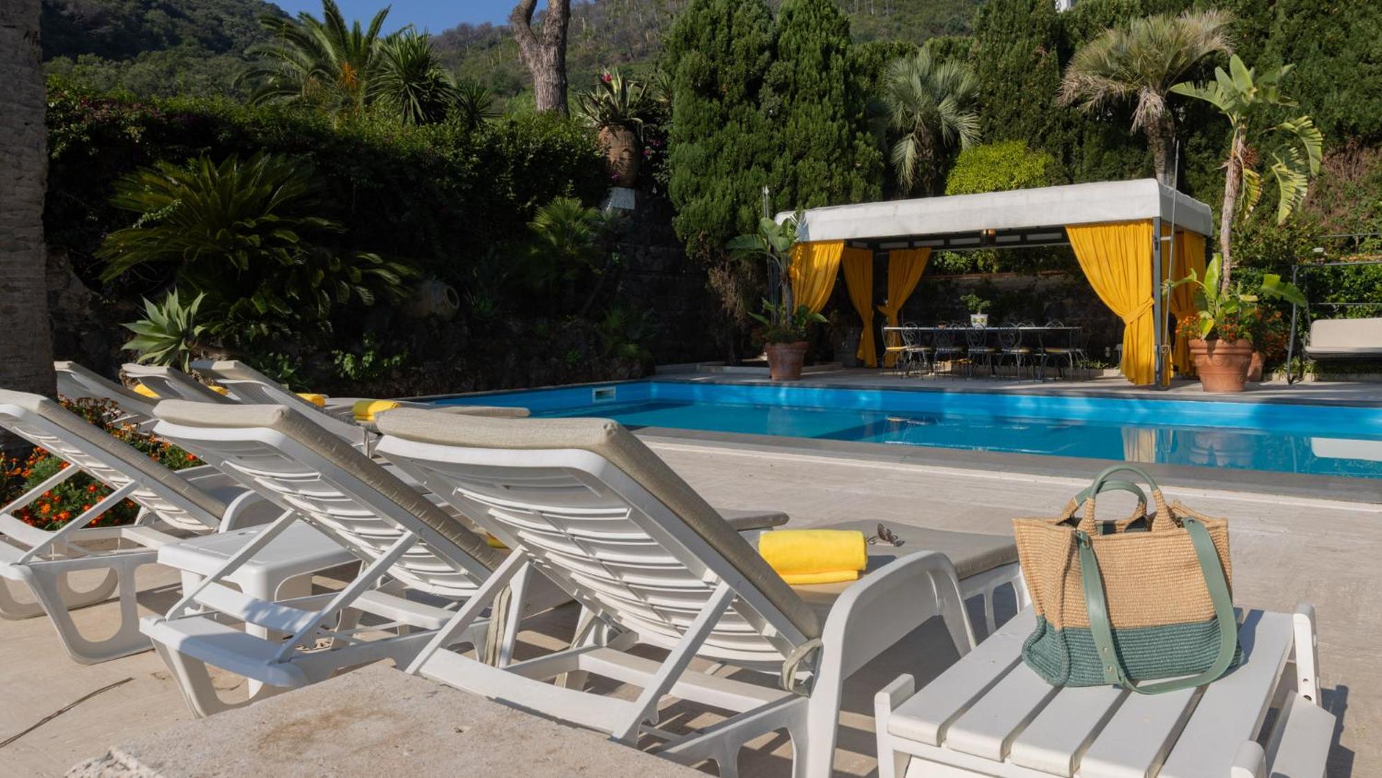 VILLA CARINA 12, Emma Villas view 2