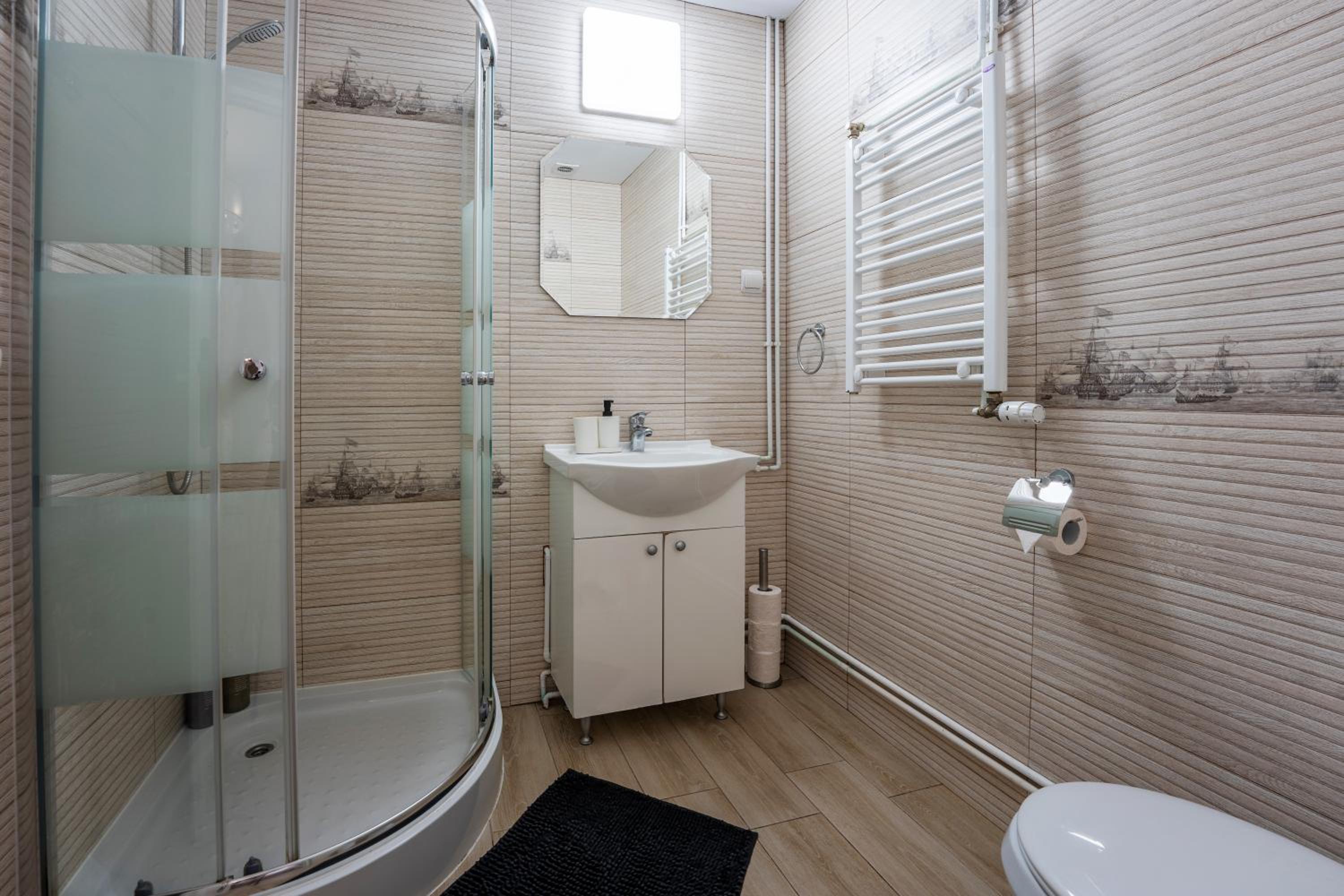 Central Amelie Accommodation en Sighişoara — bathroom