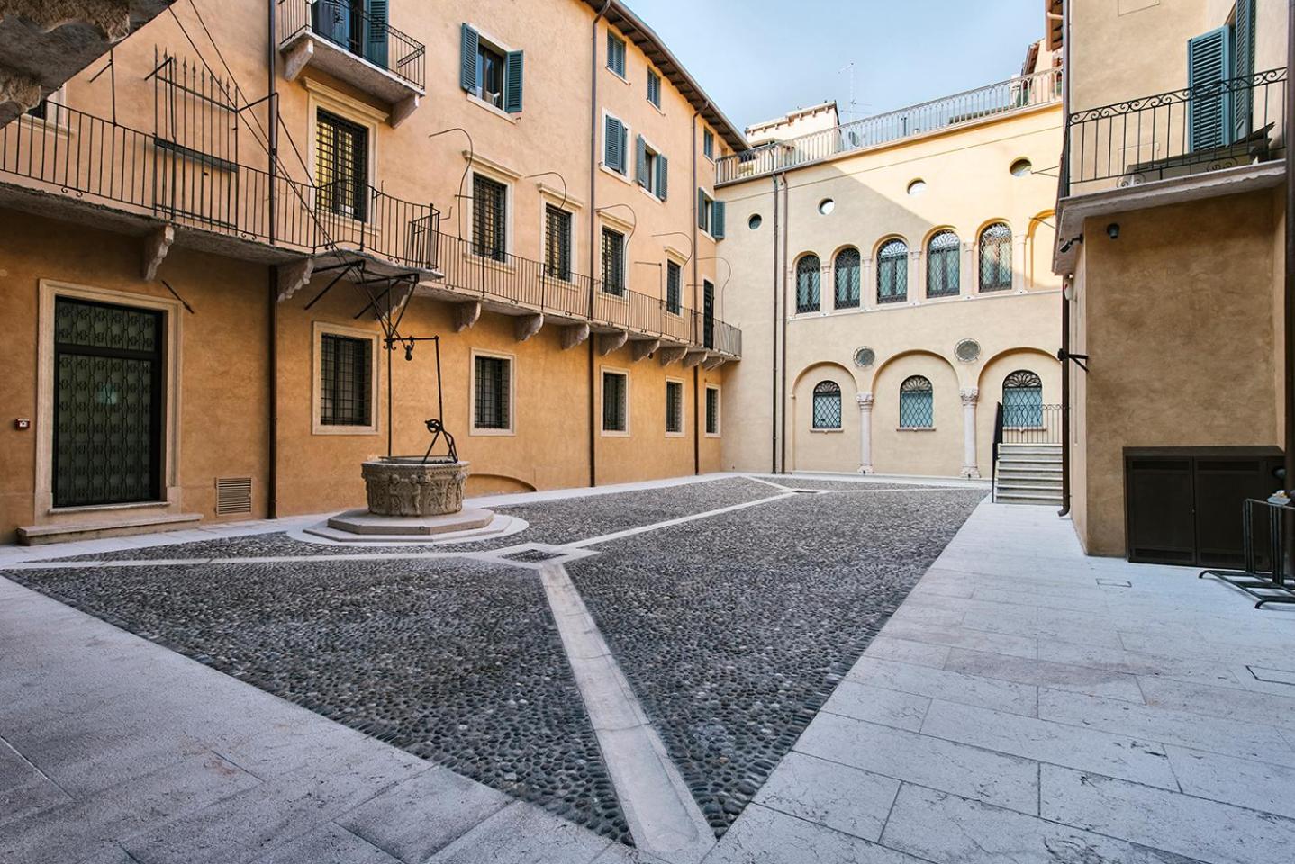 Palazzo Confalonieri da Lisca