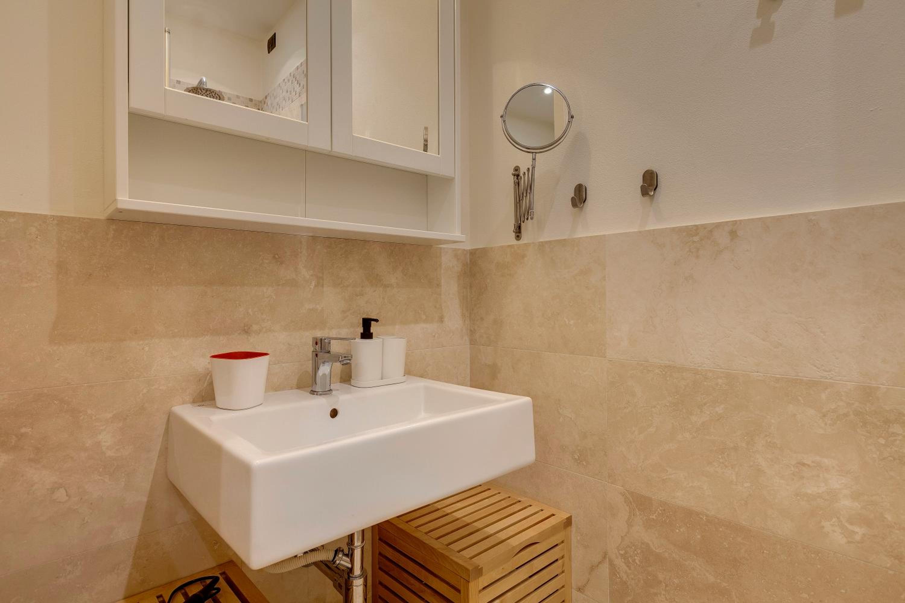 Ridolfi Apartment by Mamo Florence