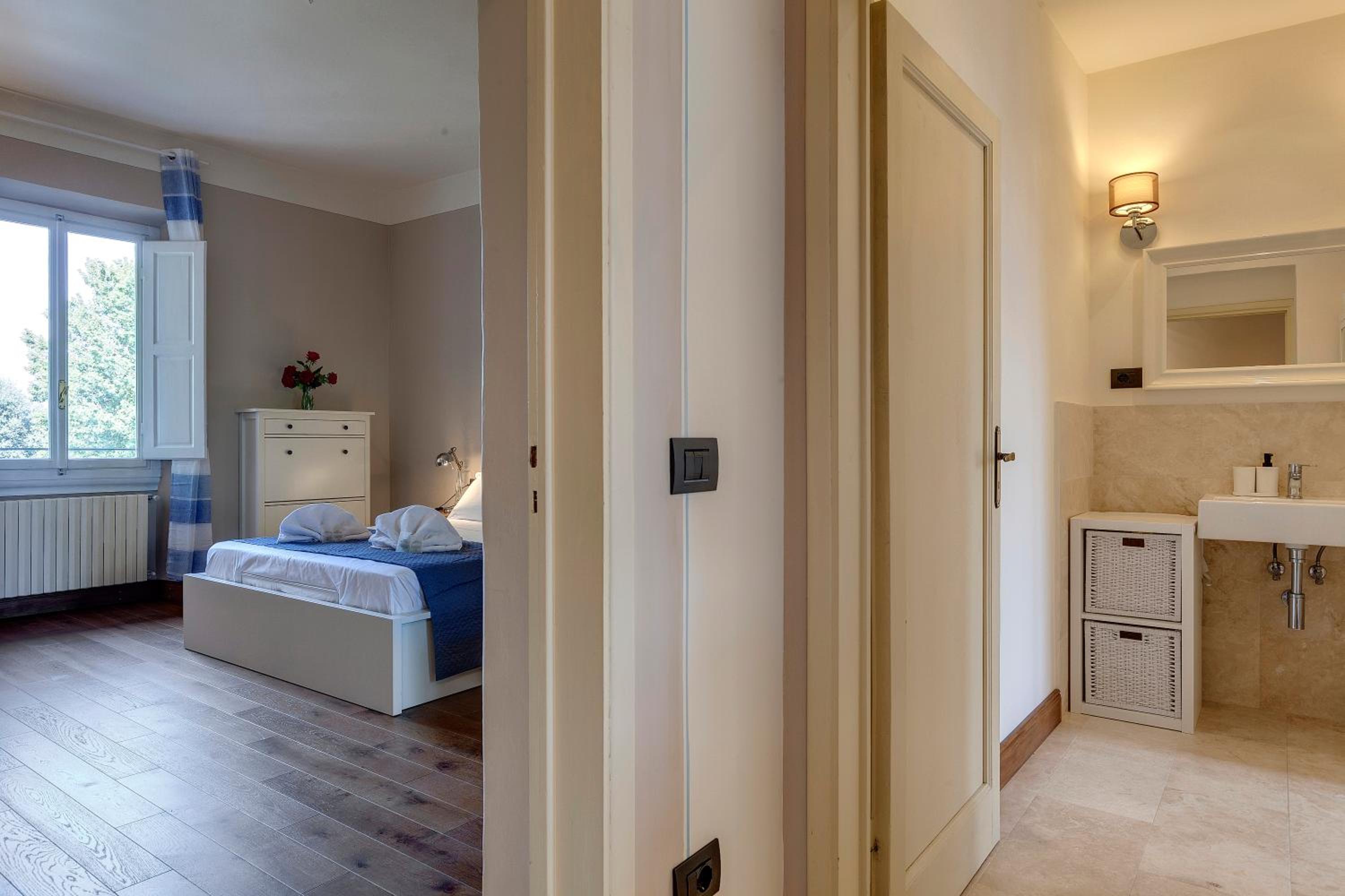 Ridolfi Apartment by Mamo Florence