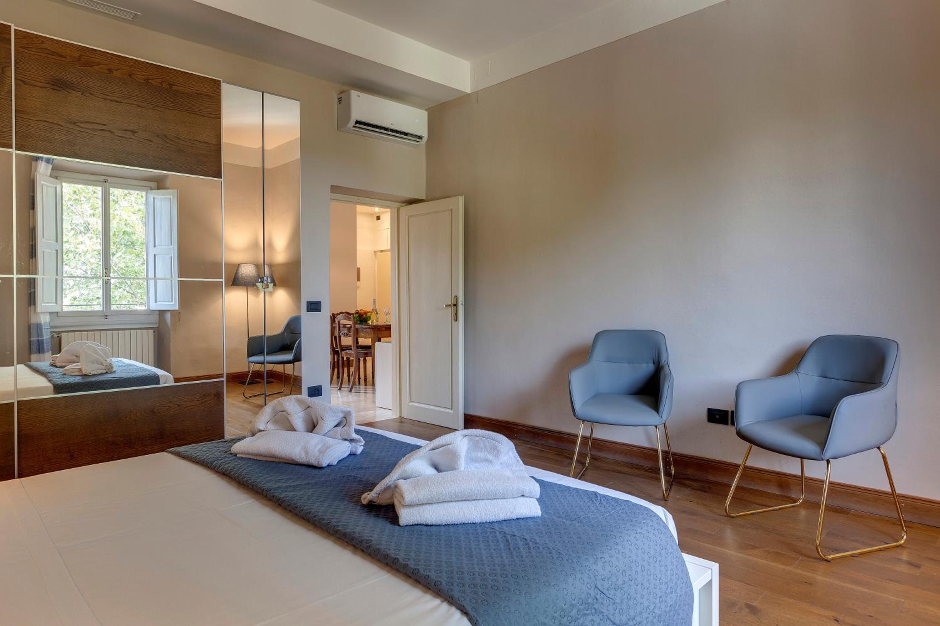 Ridolfi Apartment by Mamo Florence