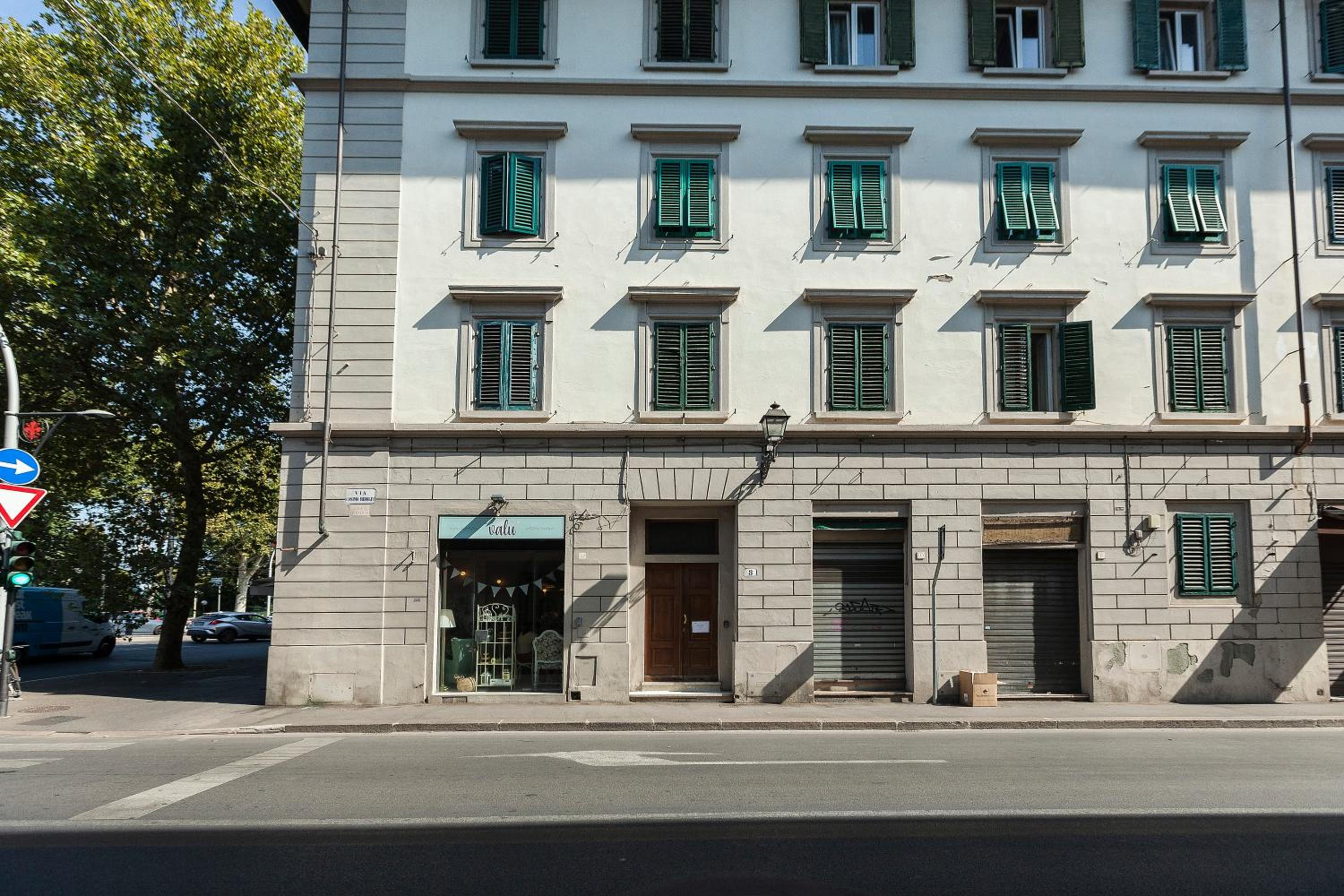 Ridolfi Apartment by Mamo Florence