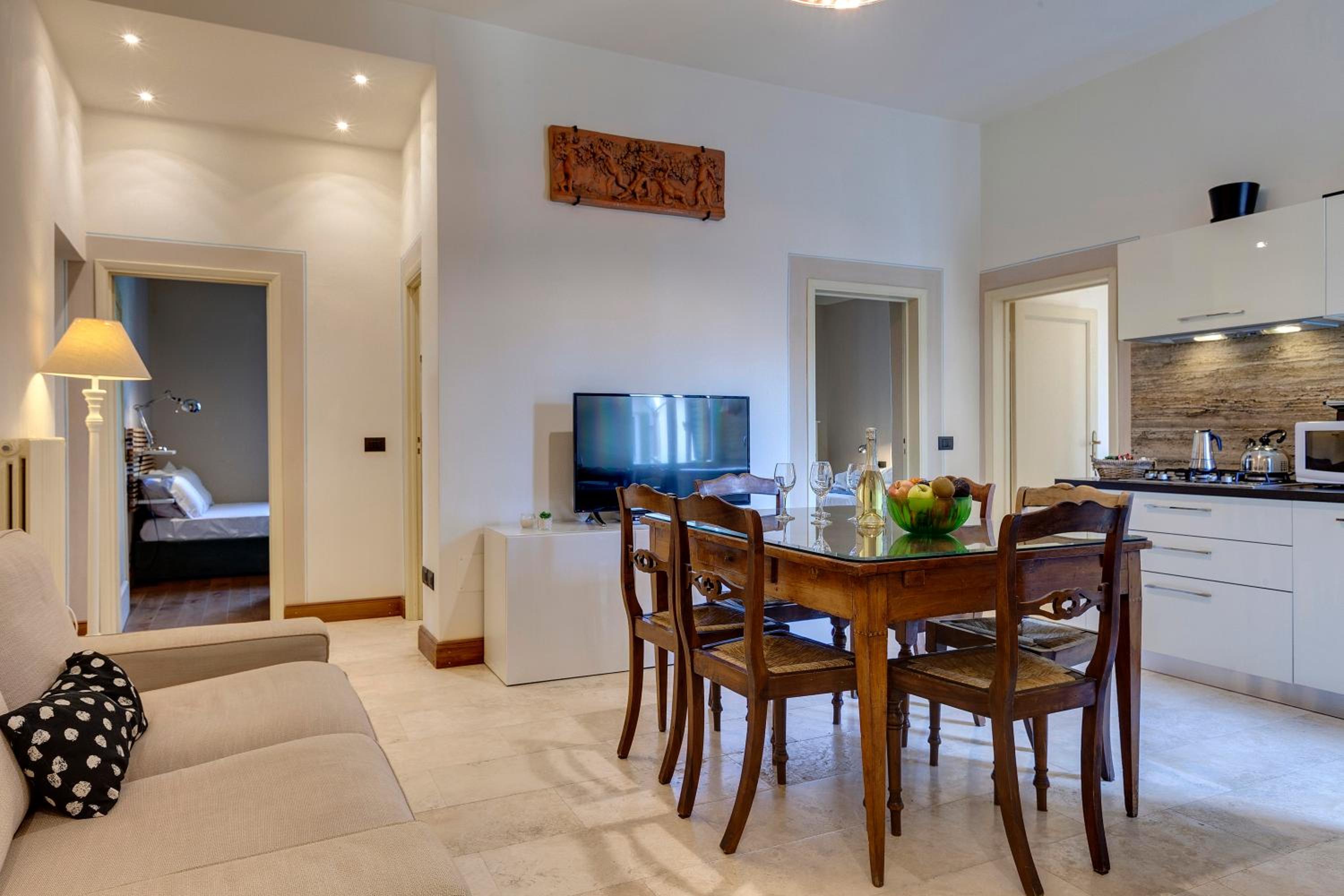 Ridolfi Apartment by Mamo Florence
