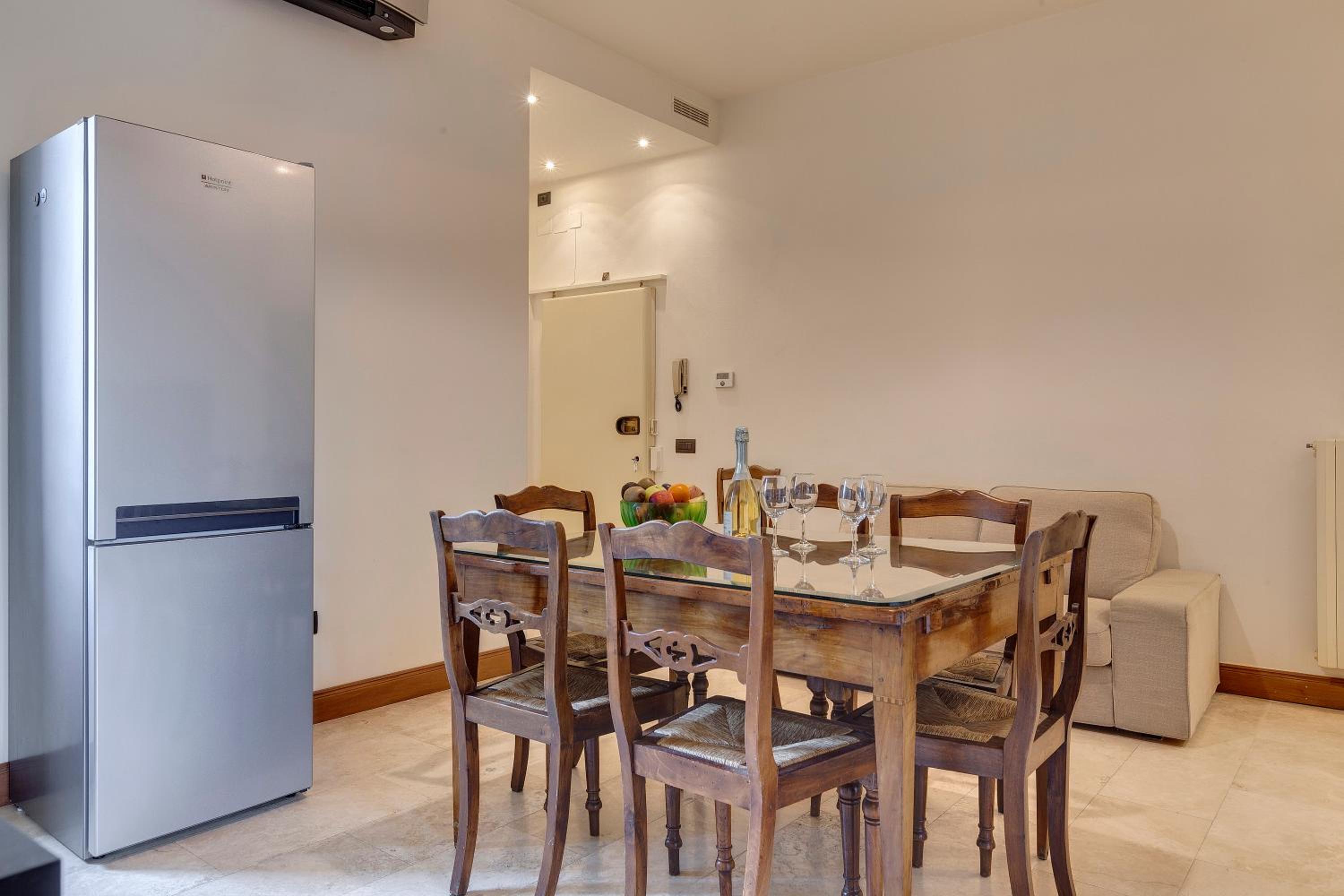 Ridolfi Apartment by Mamo Florence
