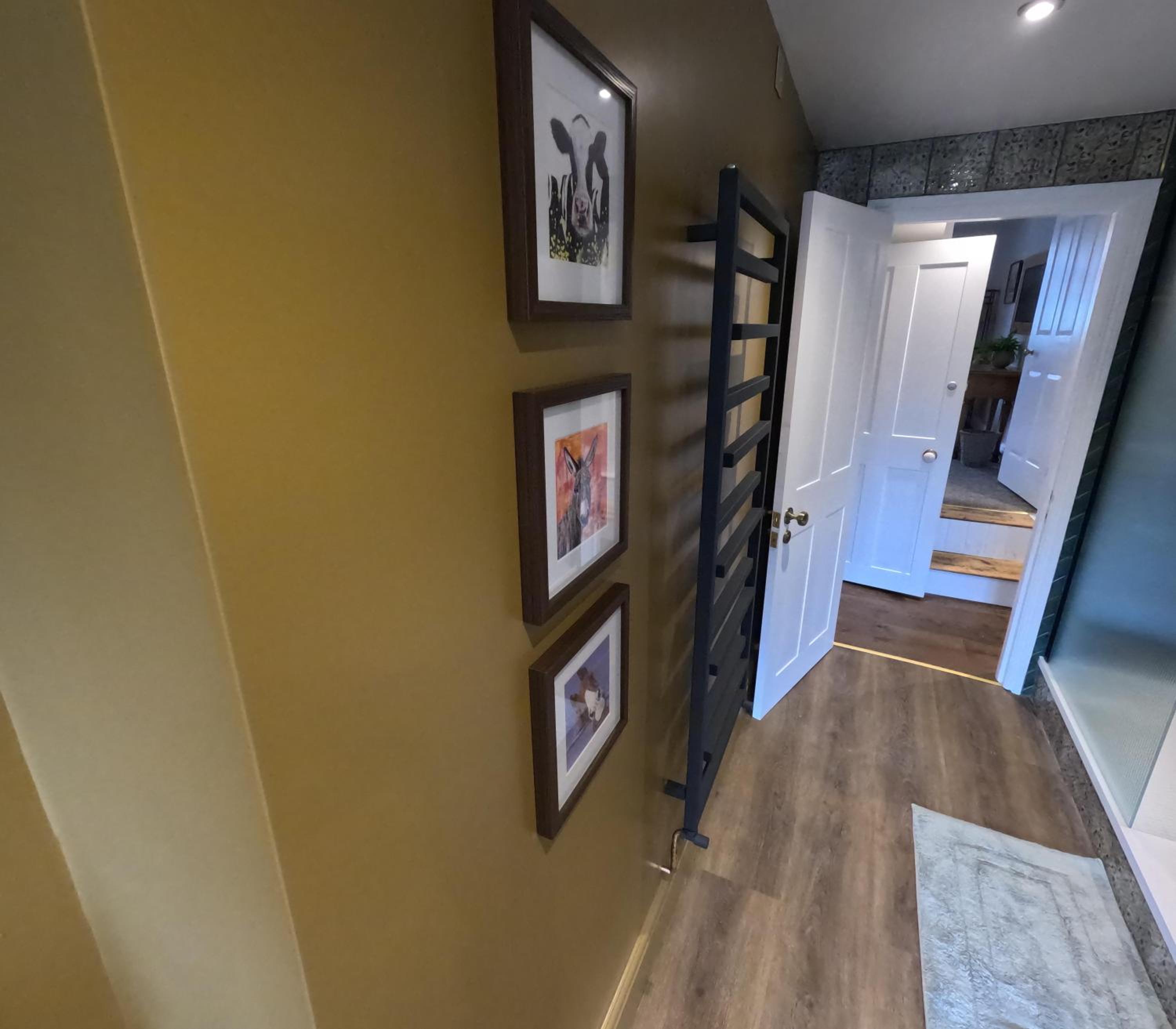 Royal Oak Retreat - Sleeps 6 Pub & Pet Friendly