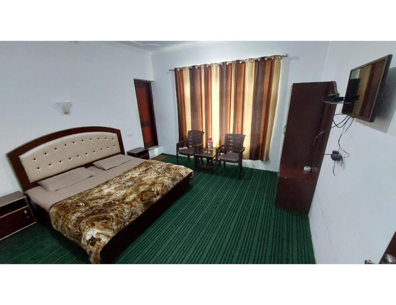 Evergreen Sunshine Hotel, Srinagar view 5