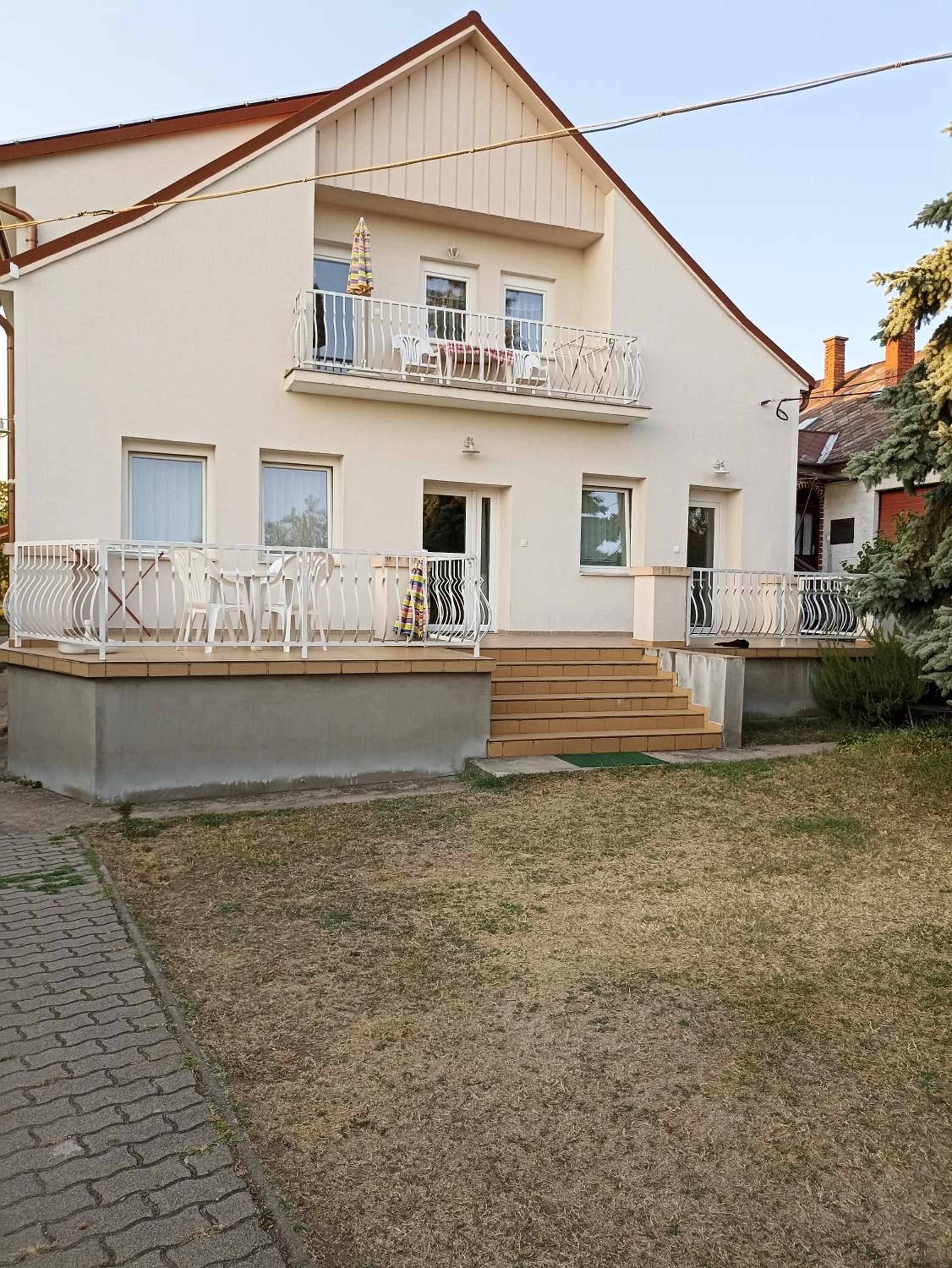 Bor Apartmanház