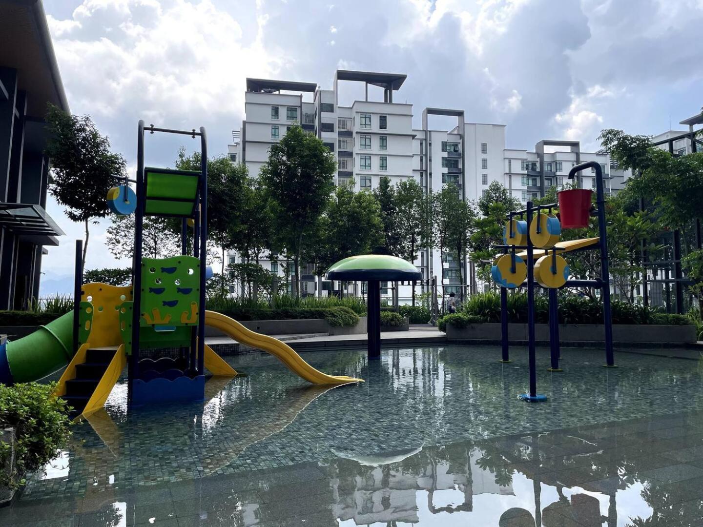 3BR Family Suite Nr Sunway Velocity & LRT Maluri