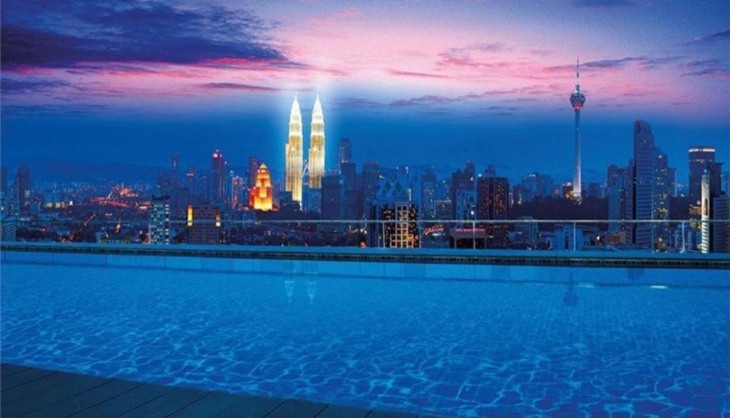 Celestial Heights Hostel featuring Infinity Skypool