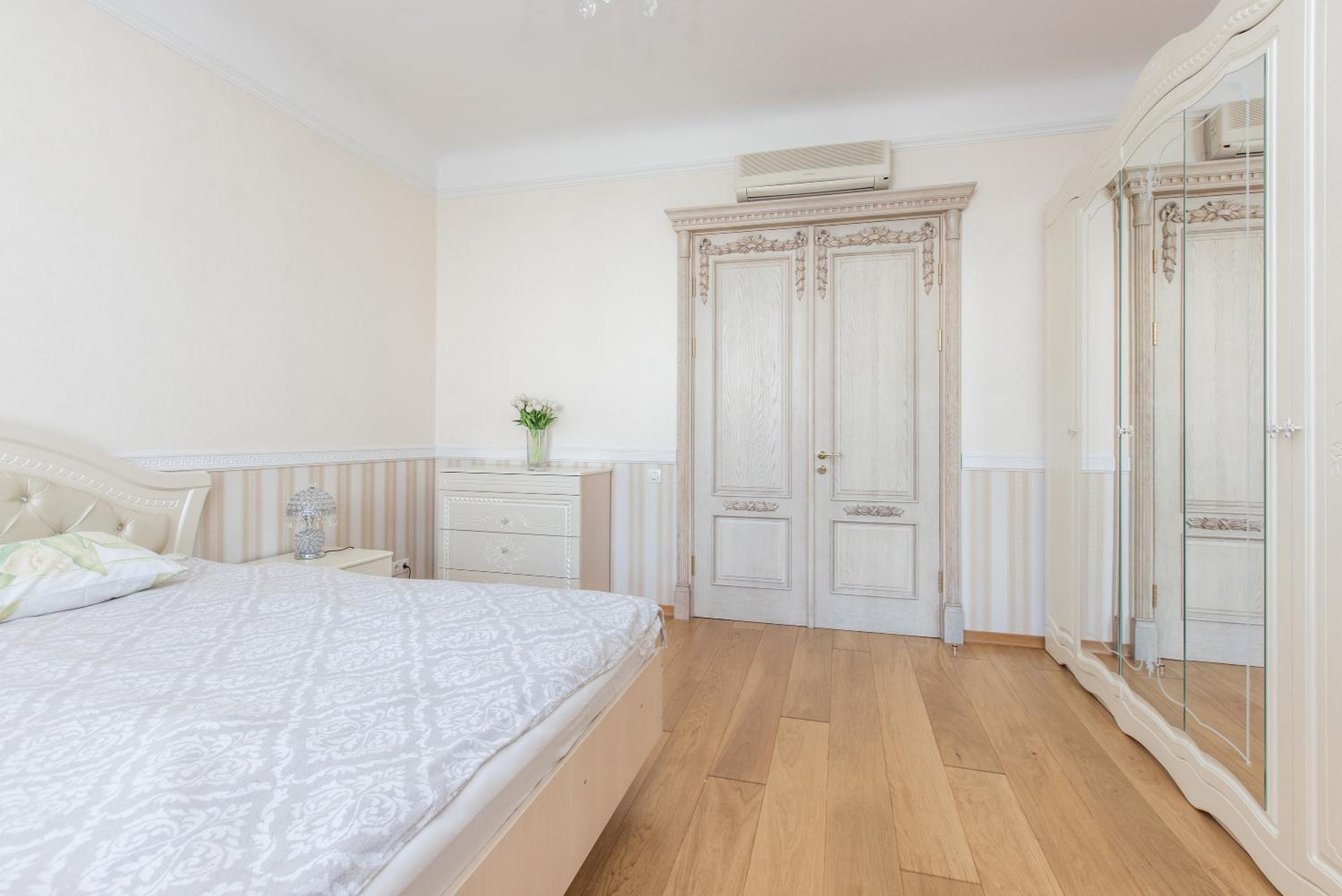 Riga Old Town 2 Bedroom and Office ArtDeco Apartment with Wifi and TV view 3