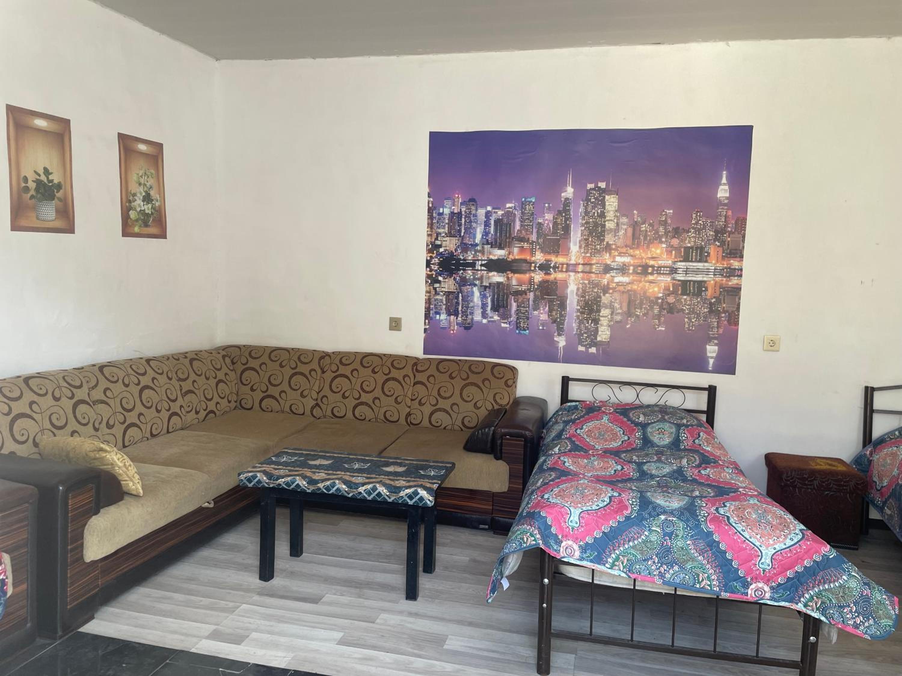 Eymaar Apartments