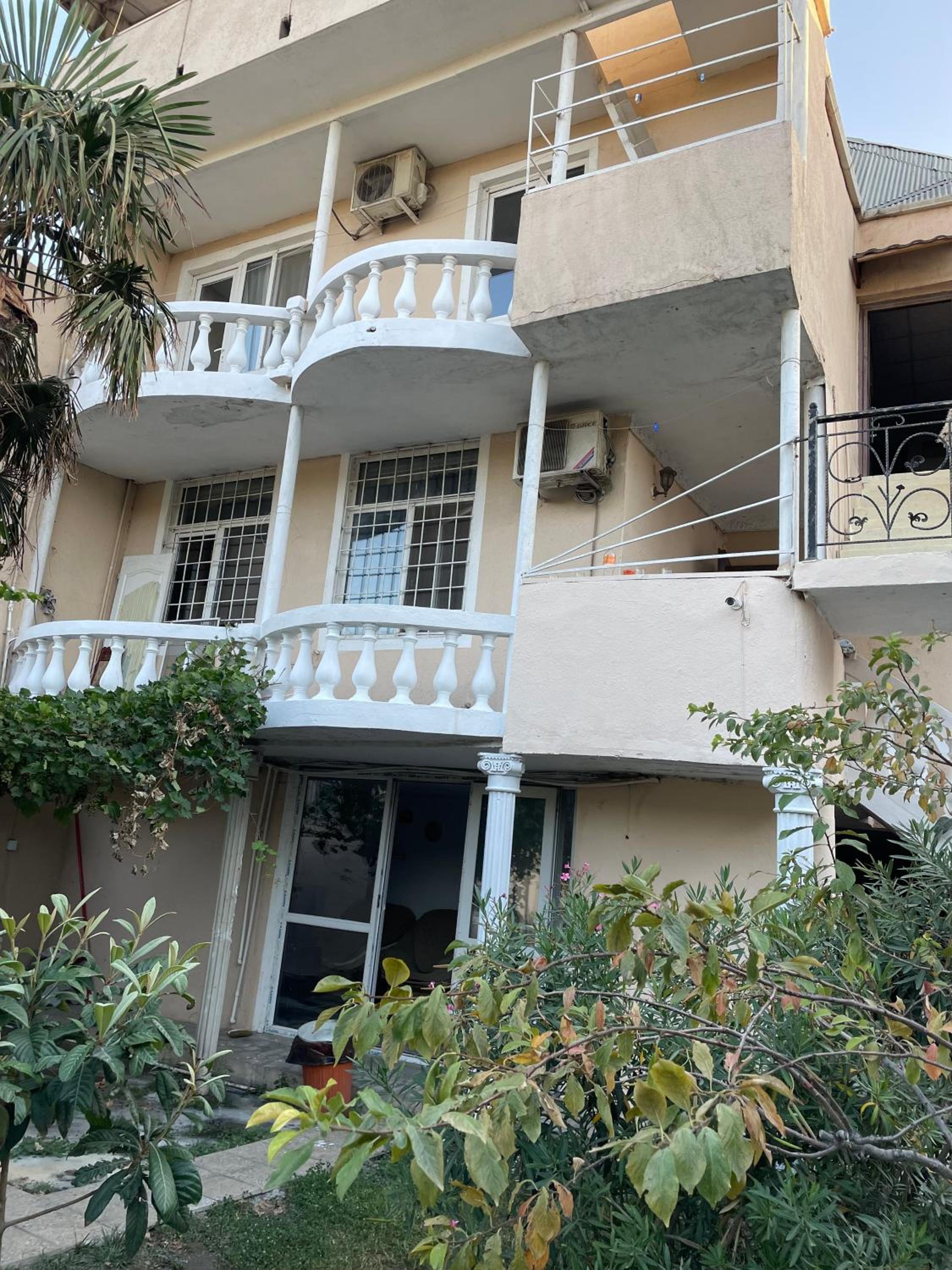 Eymaar Apartments