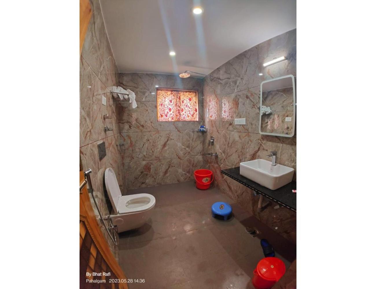 Resort Crown Plaza, Pahalgam view 2