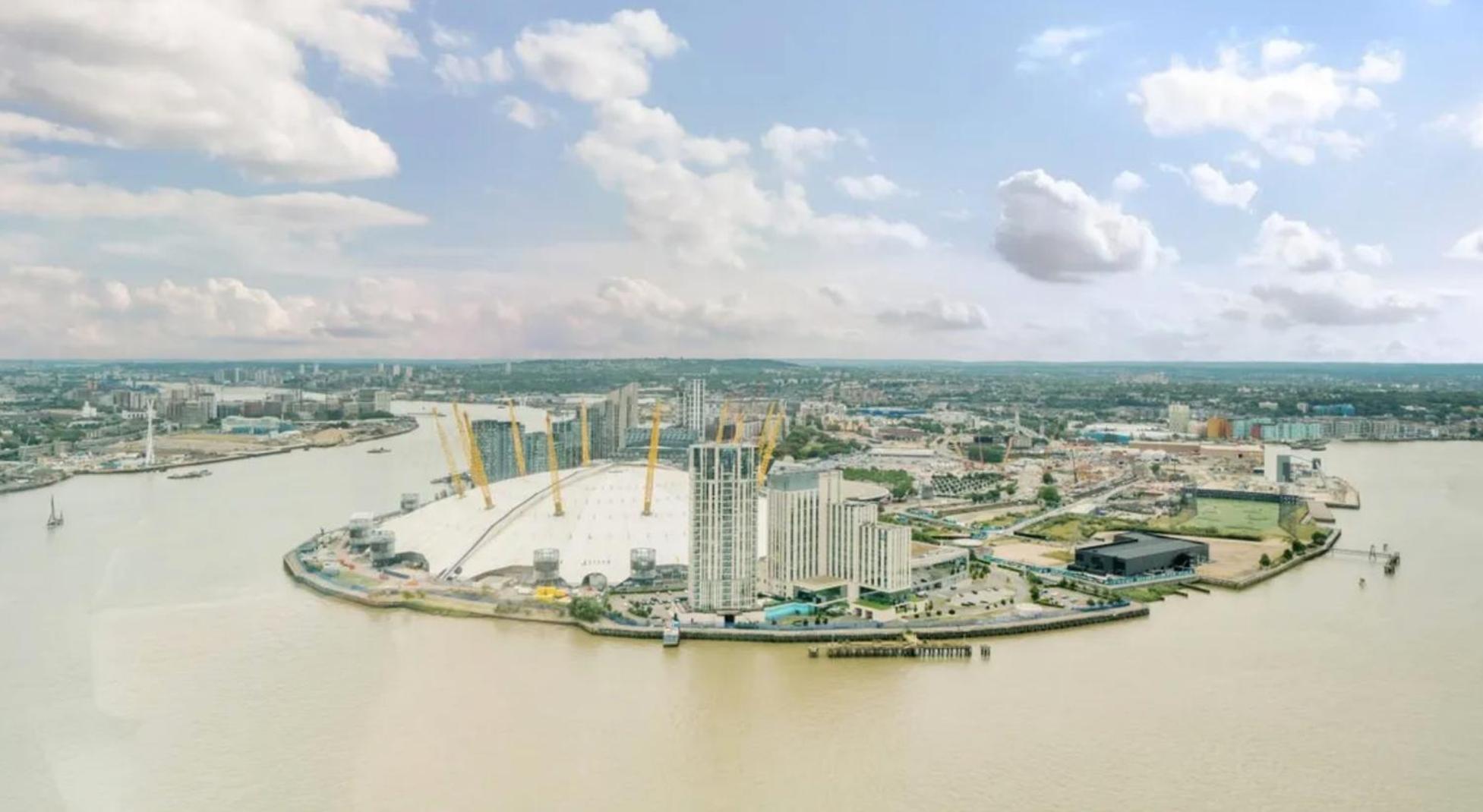 Luxury Modern 2 Bed Flat with Balcony and City View - Canary Wharf City Center