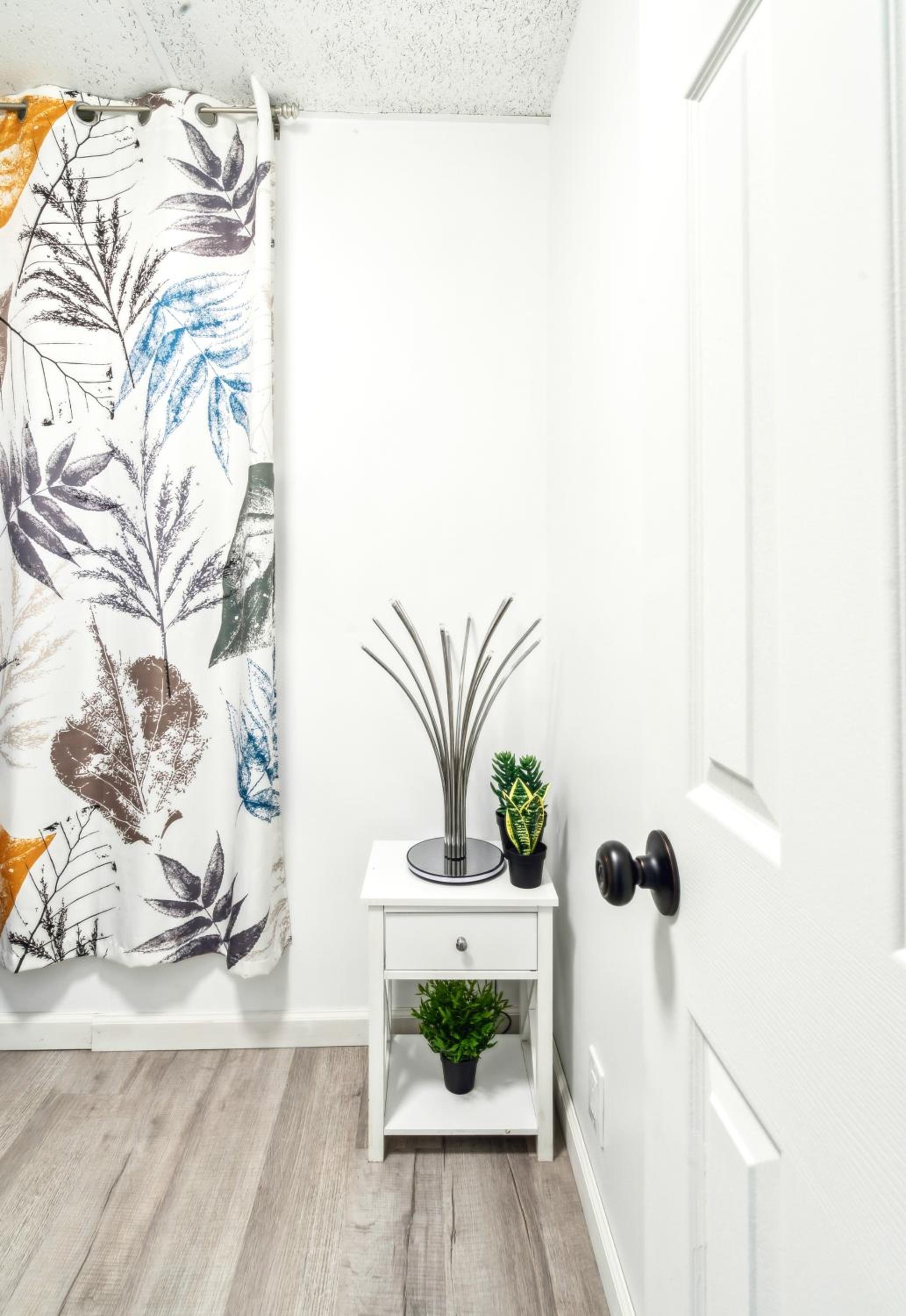 Stylish 2BR Apartment-walk to China Town