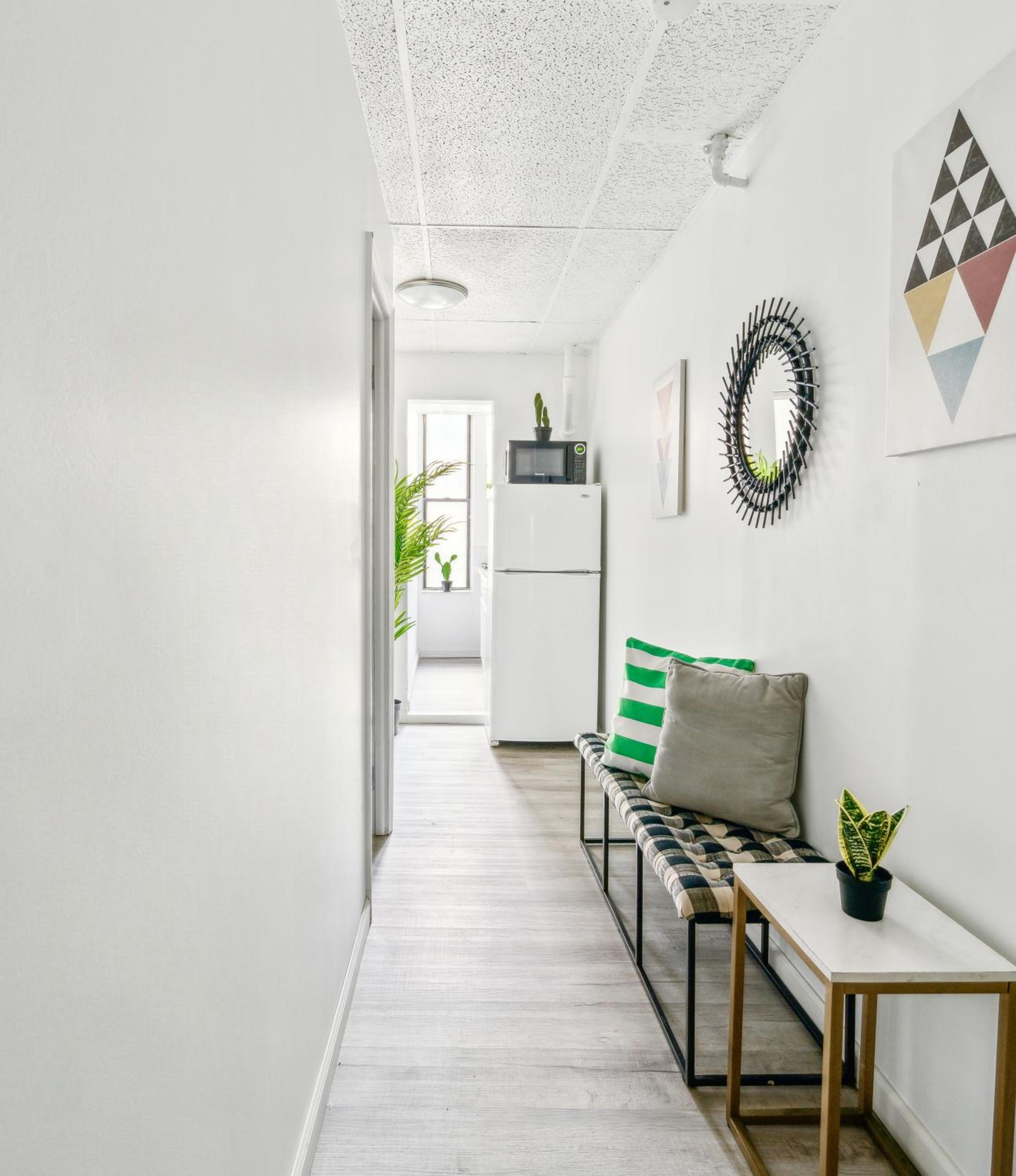 Stylish 2BR Apartment-walk to China Town