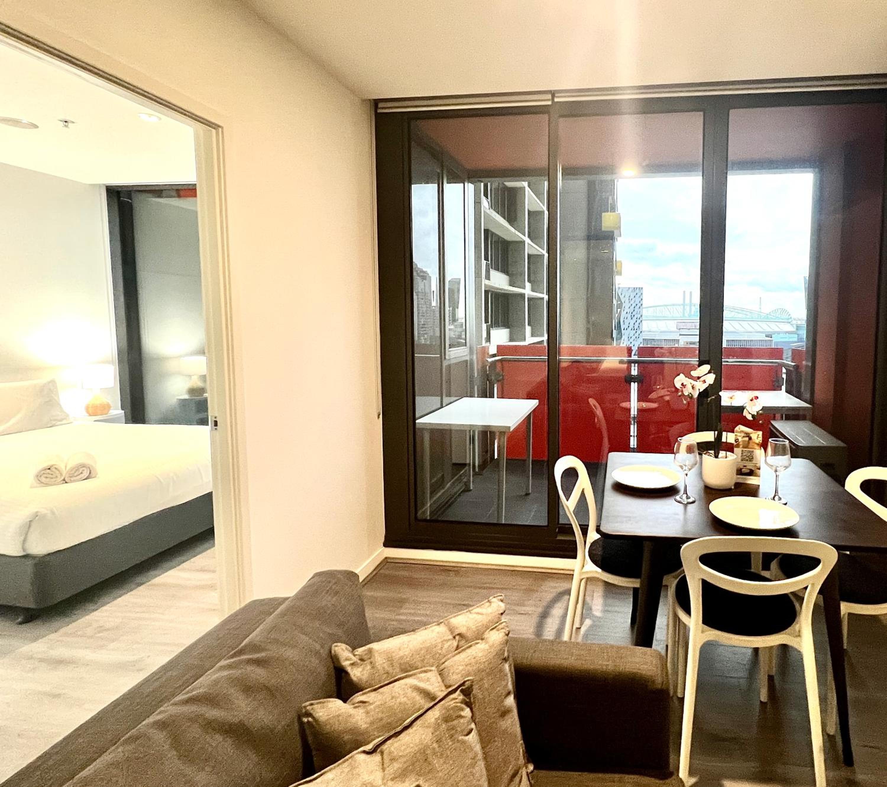 ReadySet Apartments at Madison