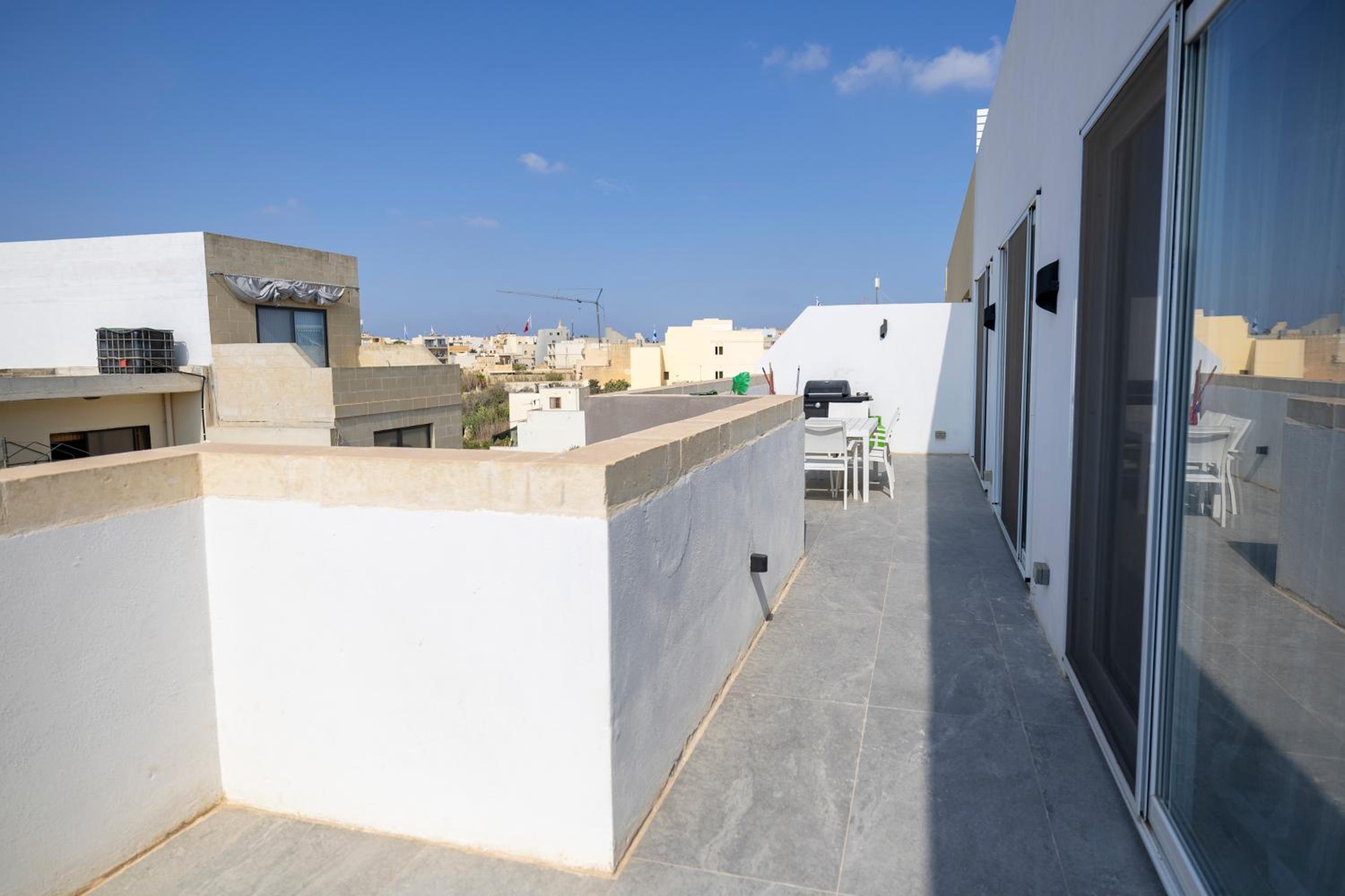Hotel Terraced Penthouse With Views And Jacuzzi