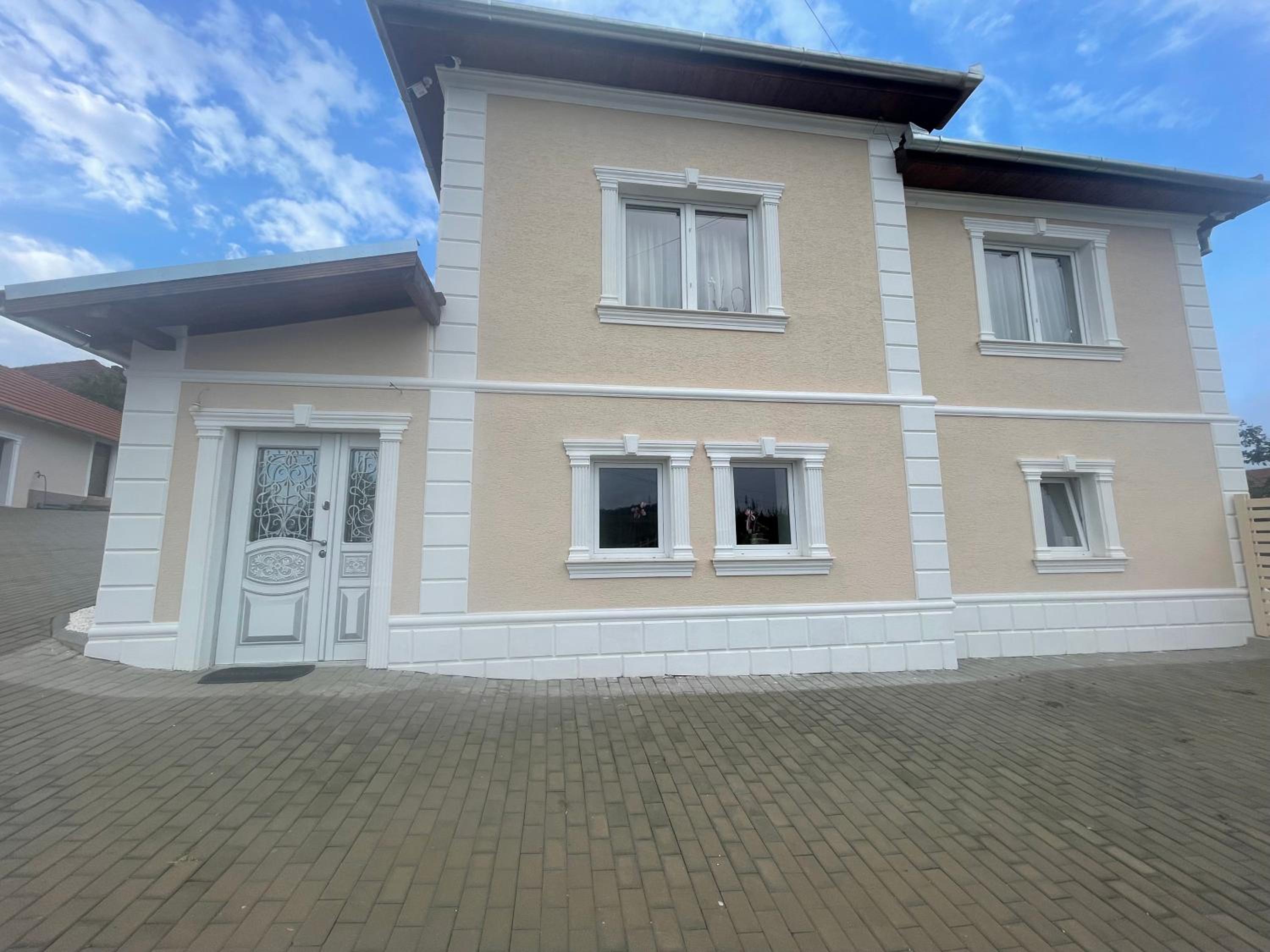 Cincis Hause view 2