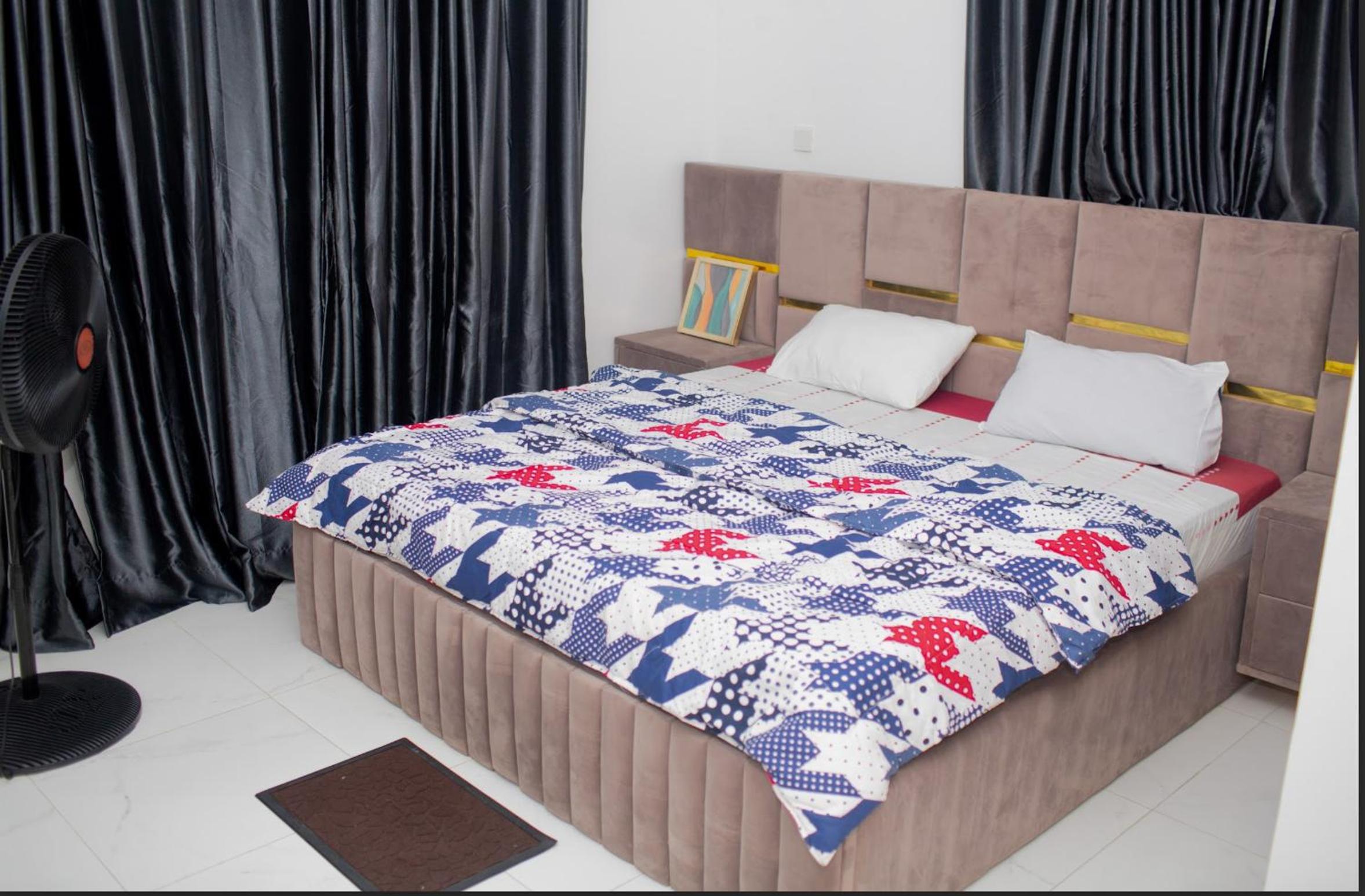Manor luxury homes view 5