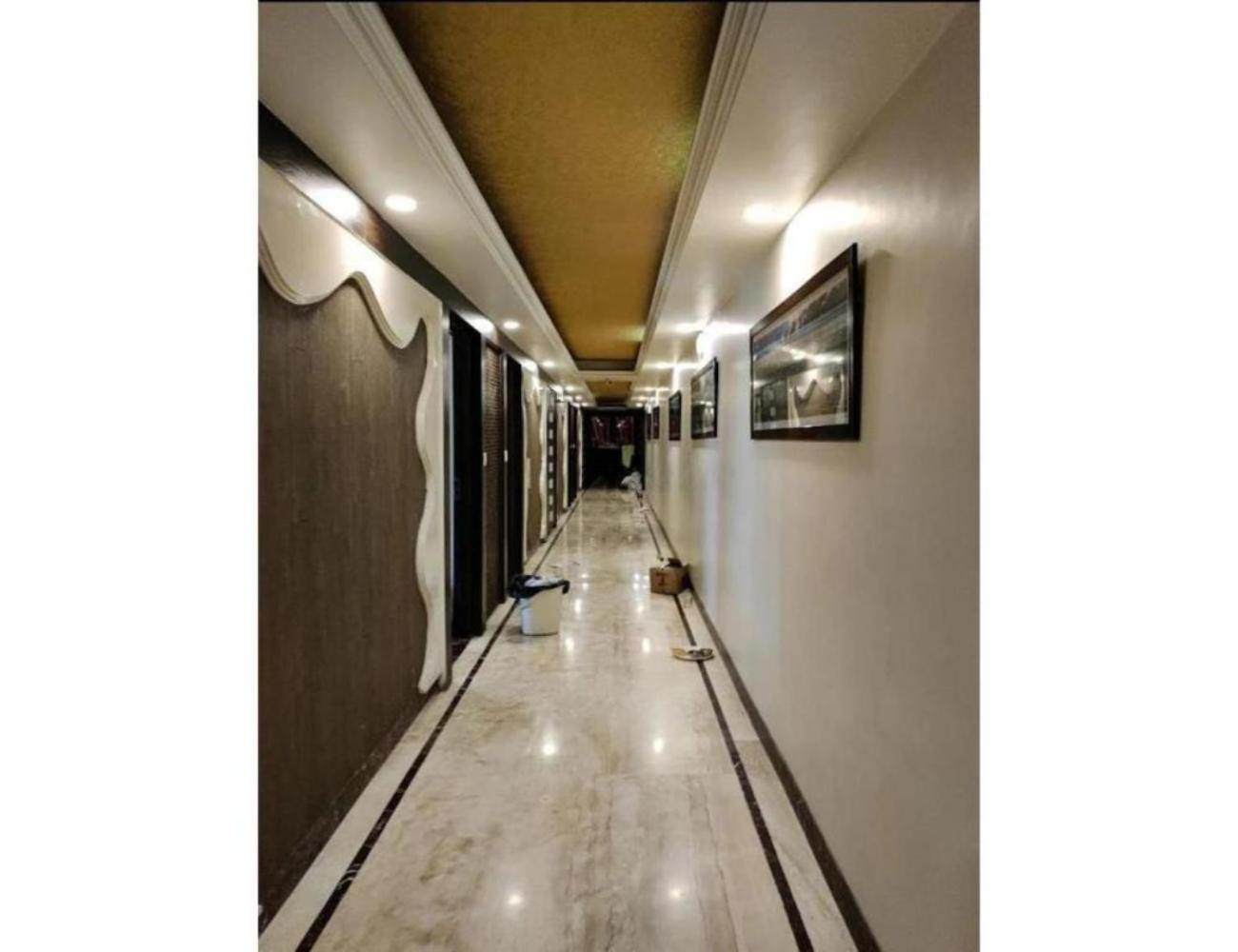 Hotel Samci Riviera, Srinagar view 2