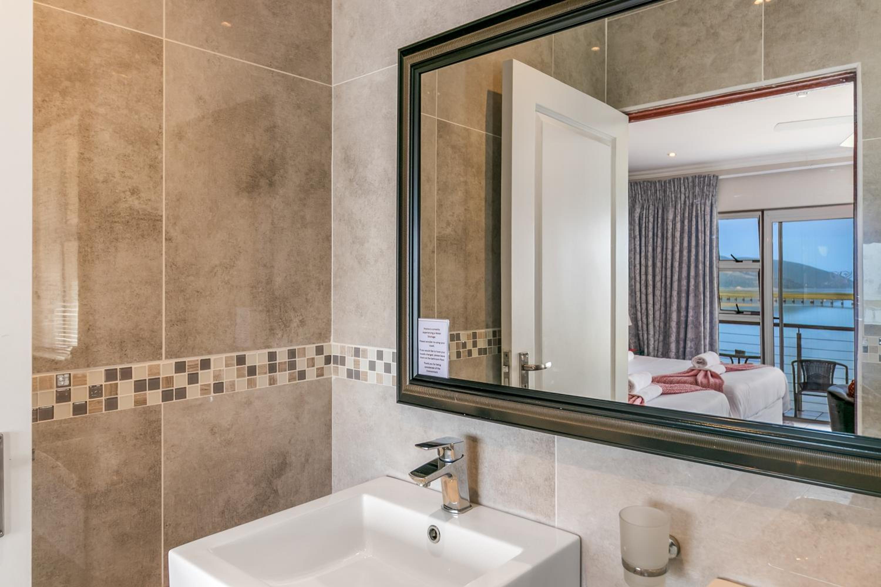 Phoenix Lodge and Waterside Accommodation