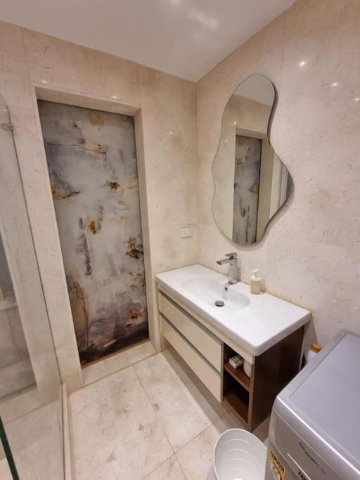 New Cairo Luxurious Apartment with Wide Garden View