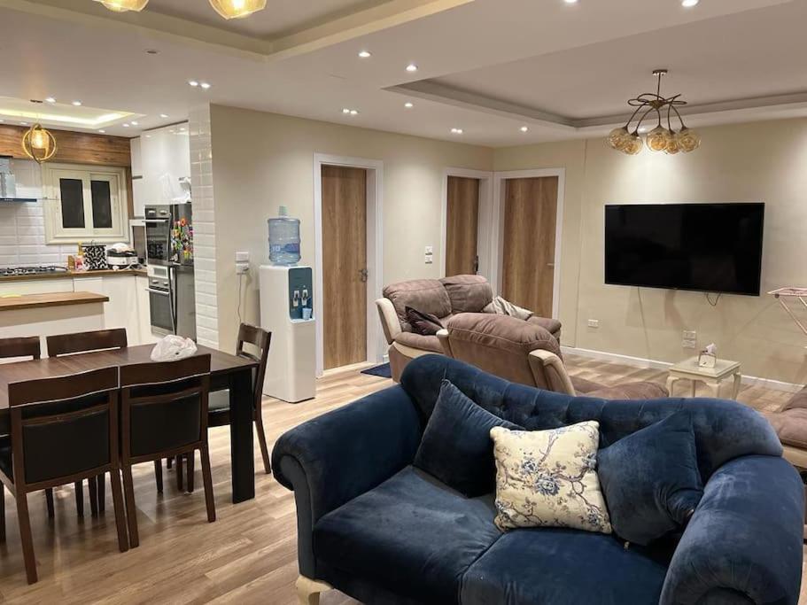 New Cairo Luxurious Apartment with Wide Garden View