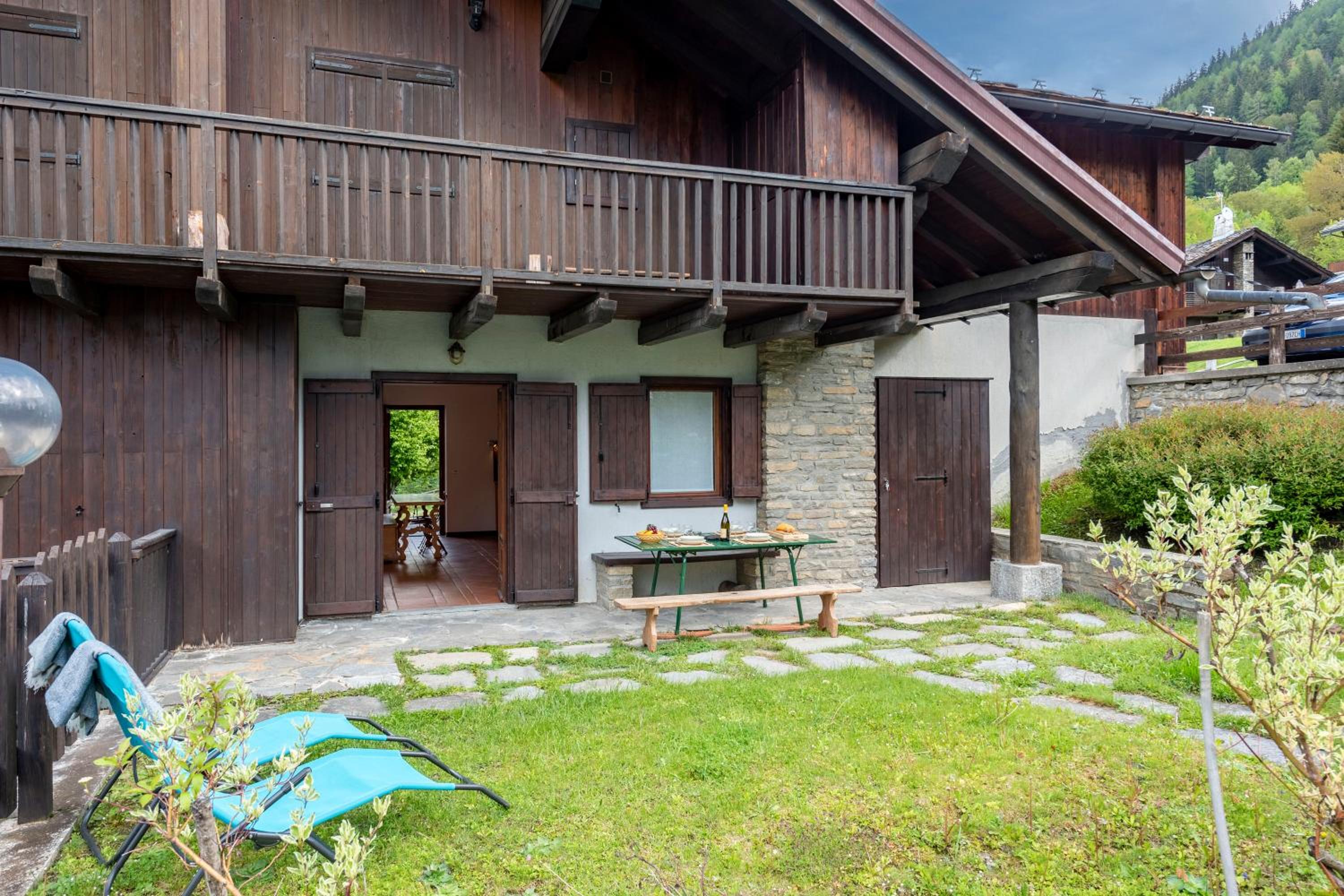Charming Apart with Garden in Courmayeur - Happy Rentals view 2