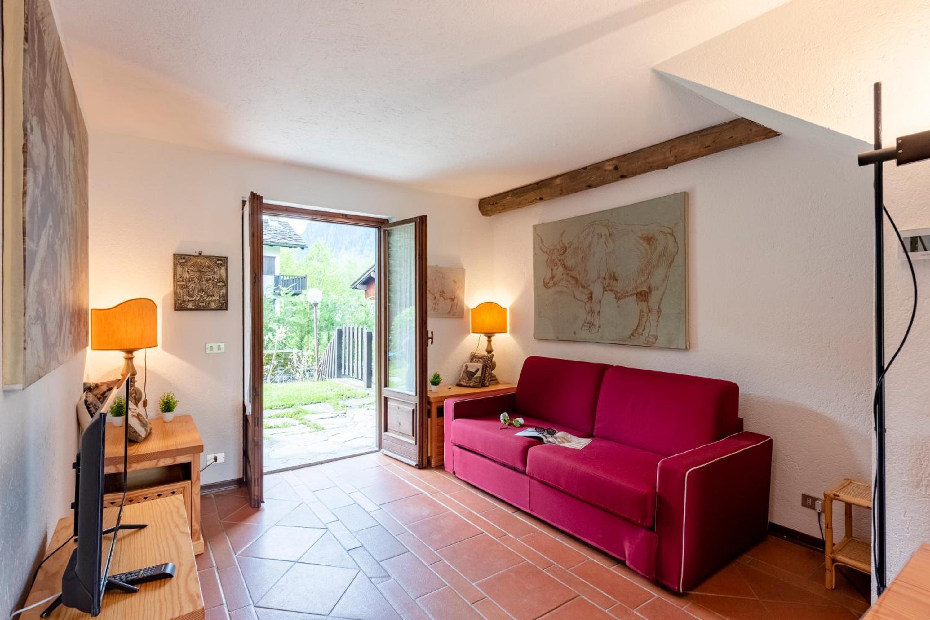 Charming Apart with Garden in Courmayeur - Happy Rentals view 3