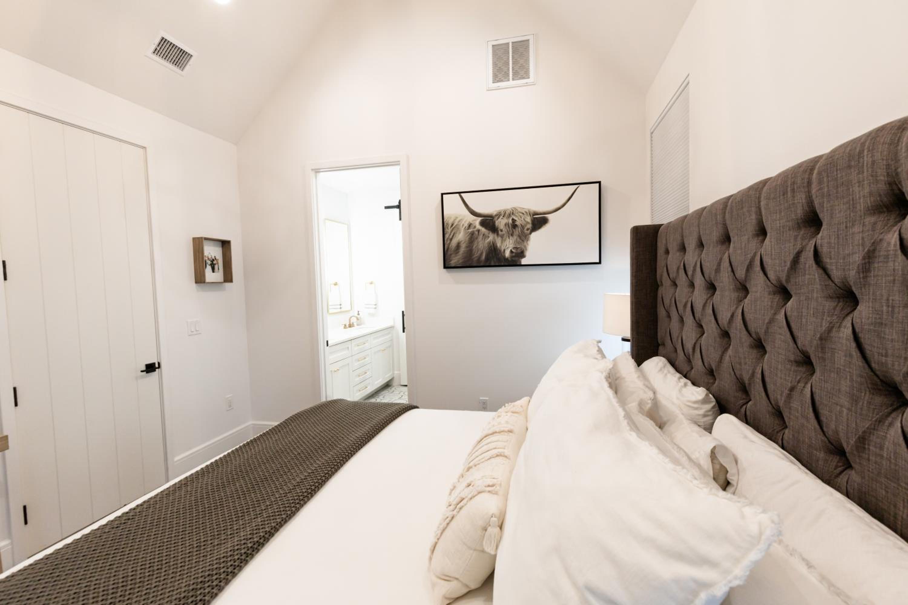 Downtown ATX Farm Haus - Property Image 12