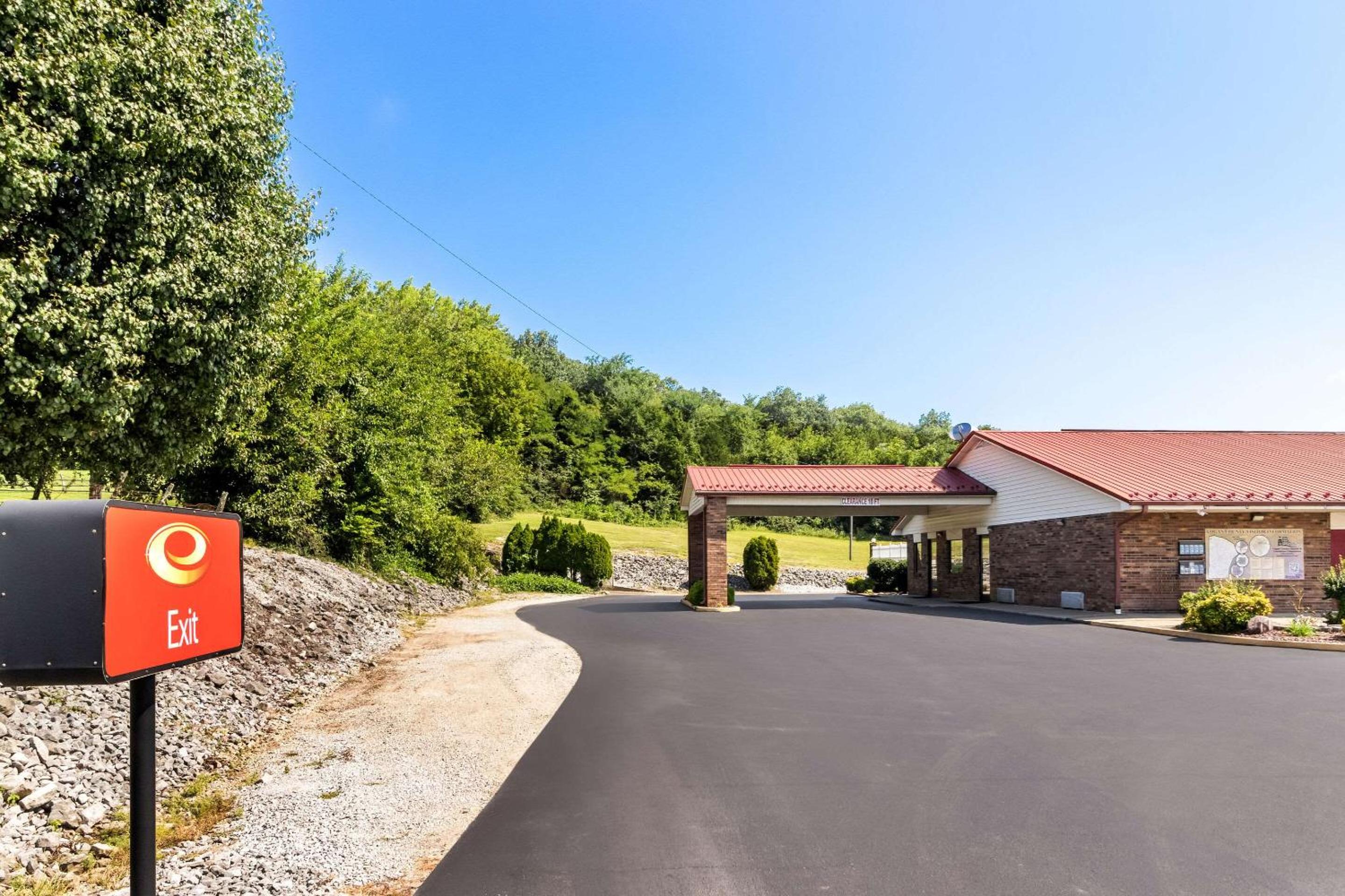 Russellville Vacations - Econo Lodge - Property Image 30