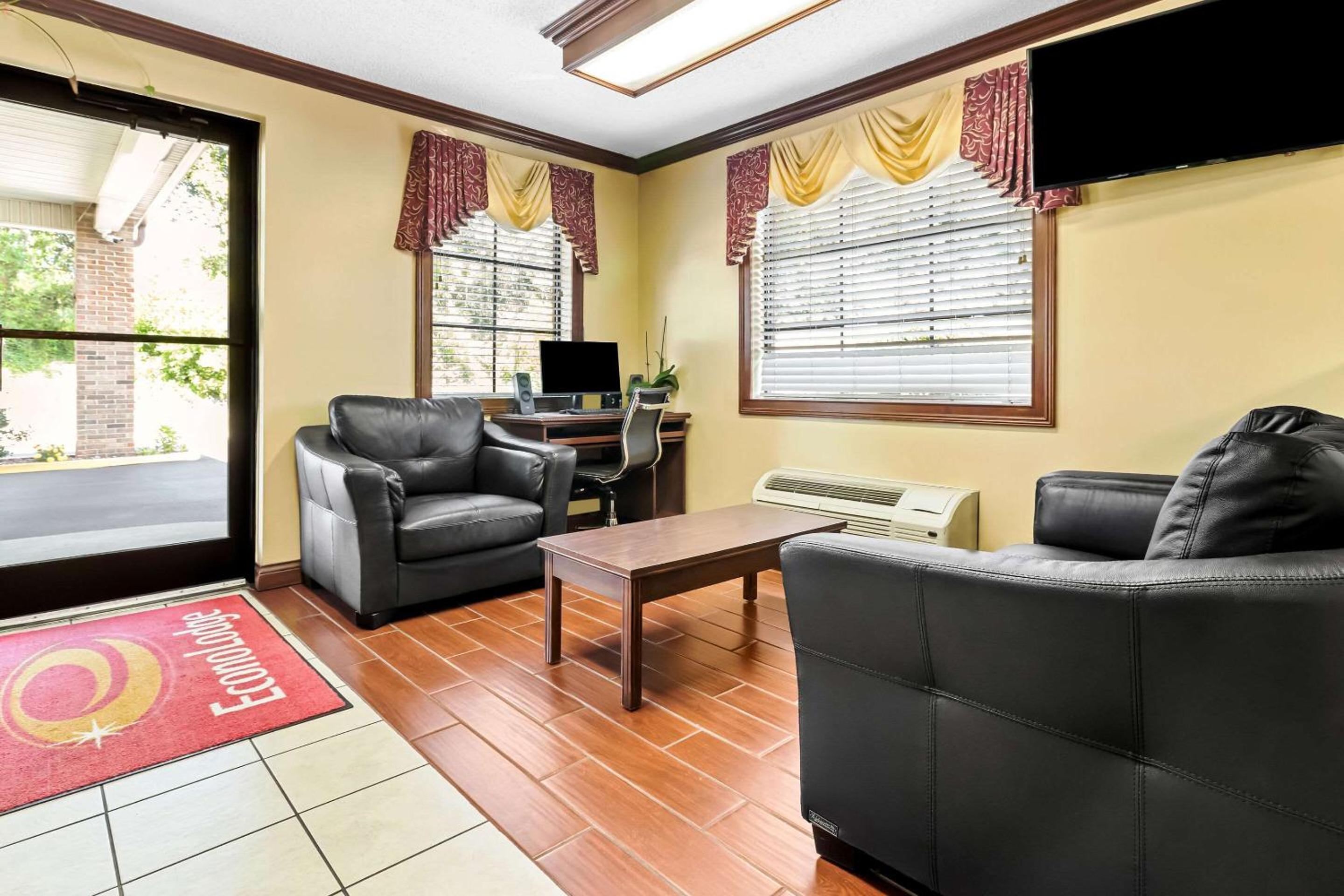 Russellville Vacations - Econo Lodge - Property Image 28