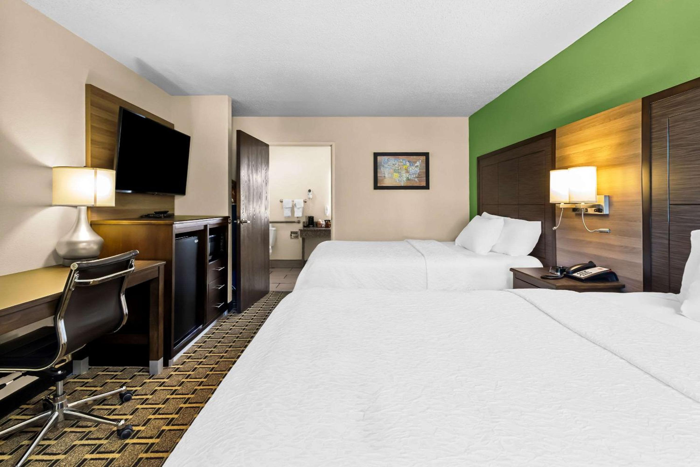 Russellville Vacations - Econo Lodge - Property Image 25