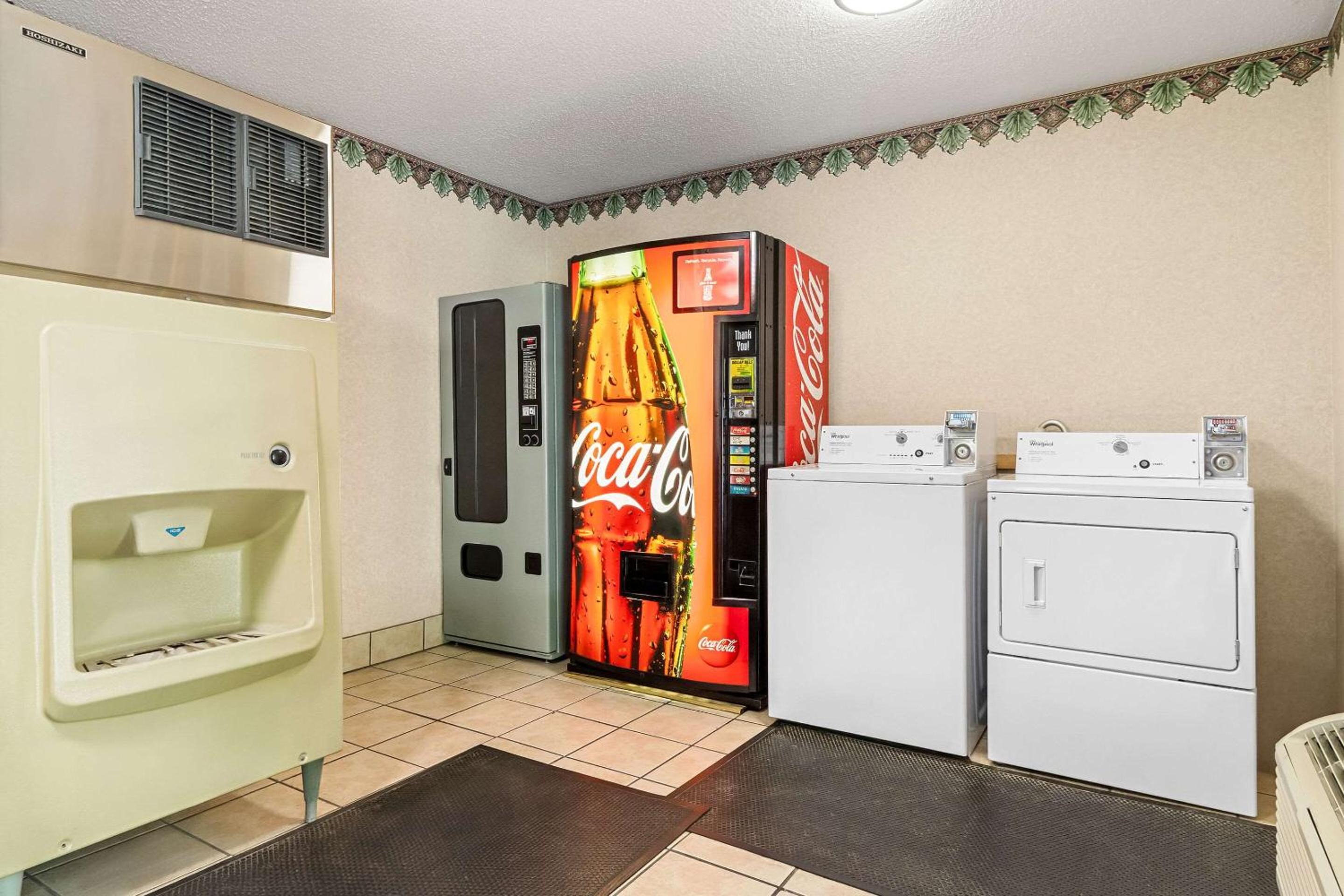 Russellville Vacations - Econo Lodge - Property Image 7