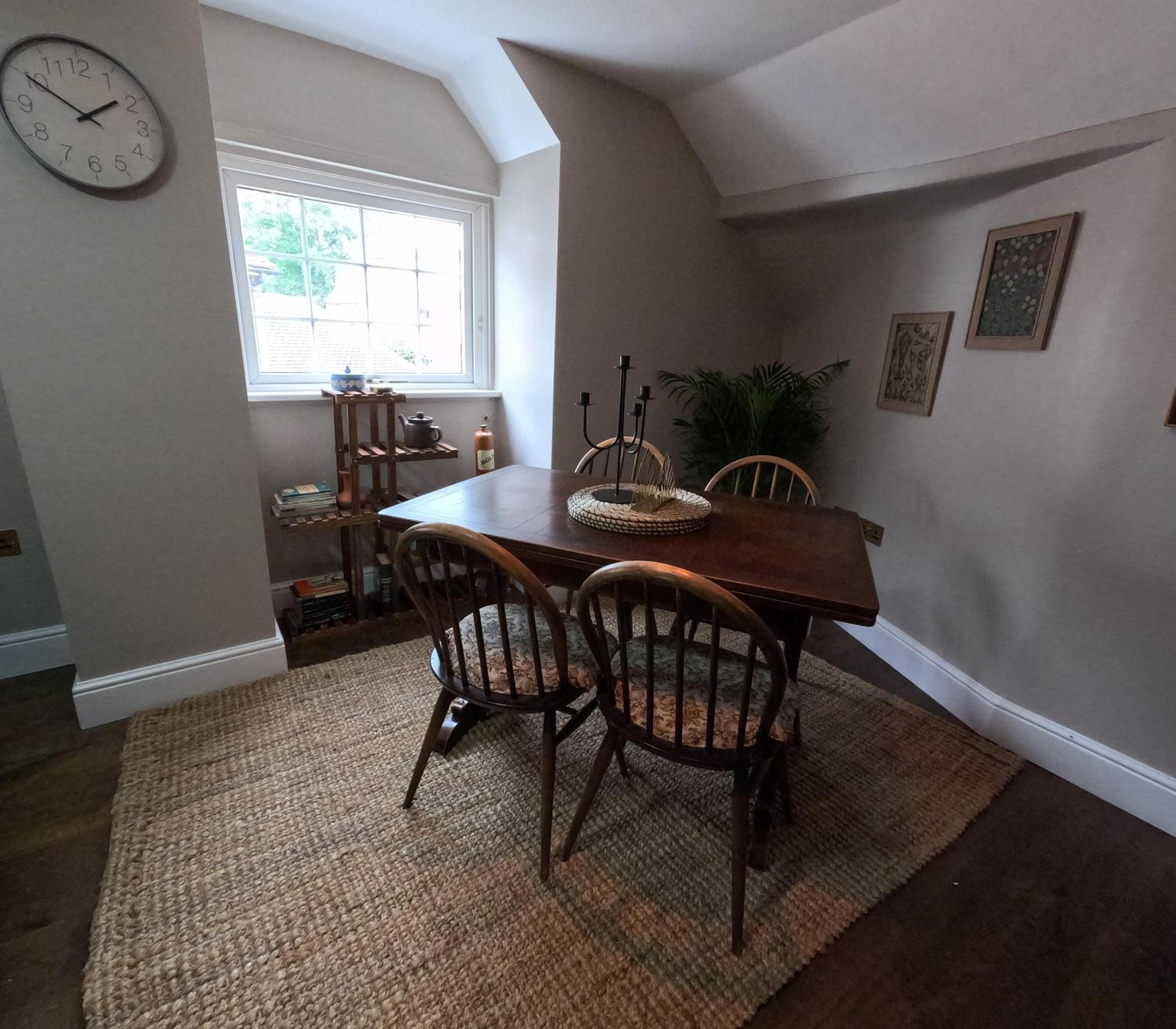 Royal Oak Retreat - Sleeps 6 Pub & Pet Friendly