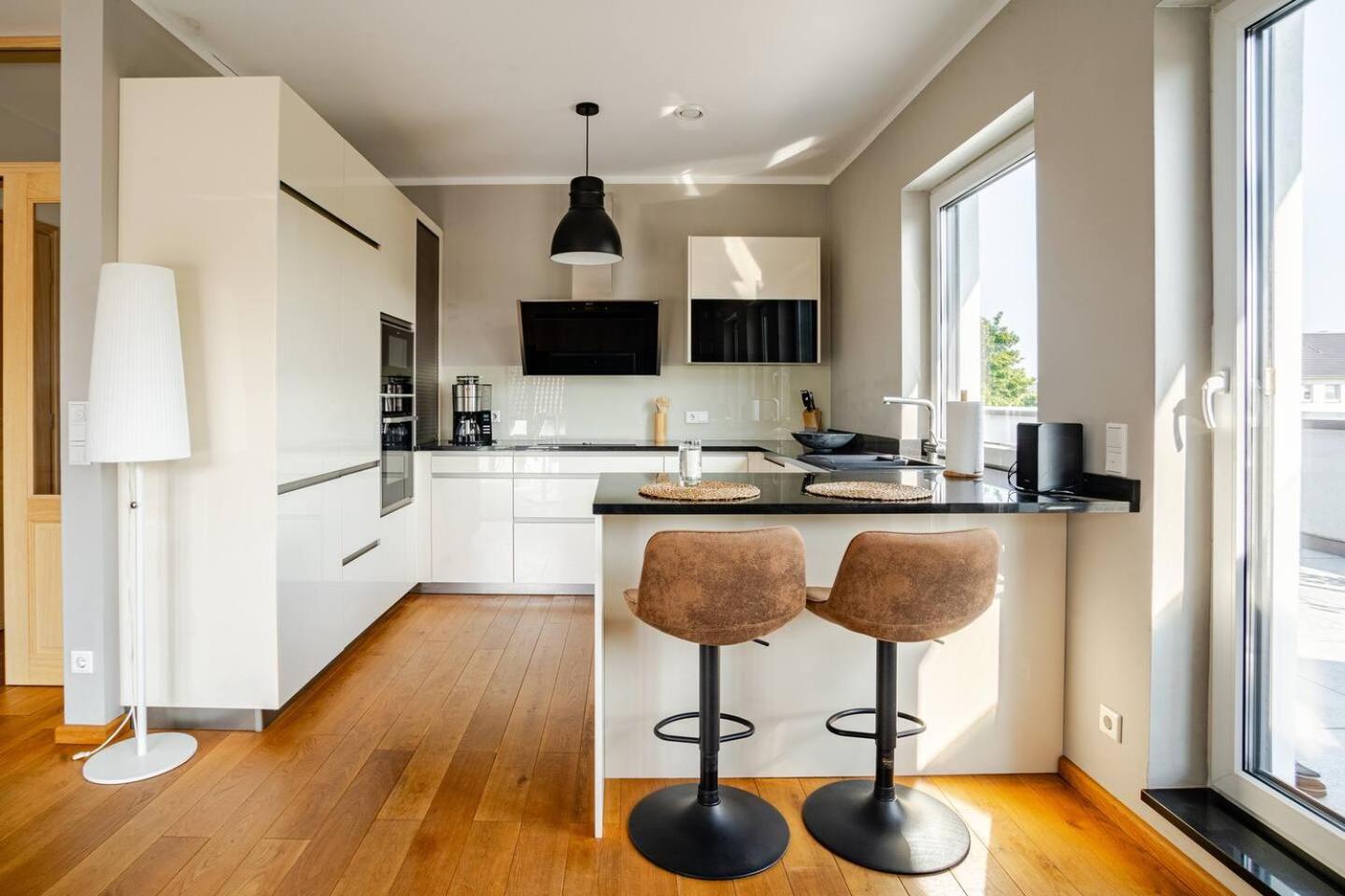 Luxuriöse Wohnung mit Terrasse und Balkon - 24h Check-In
