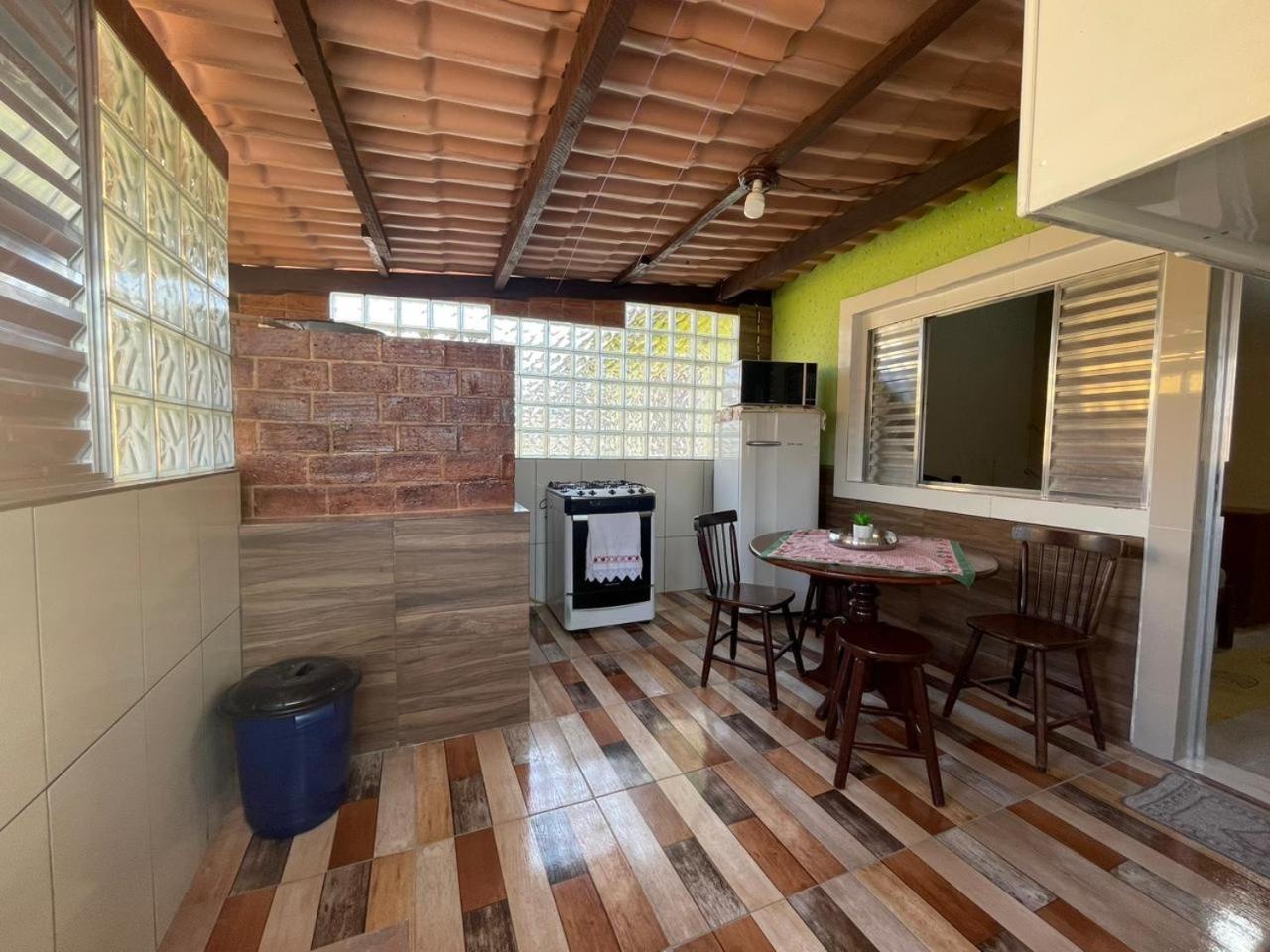 Sobrado geminado Guarujá enseada