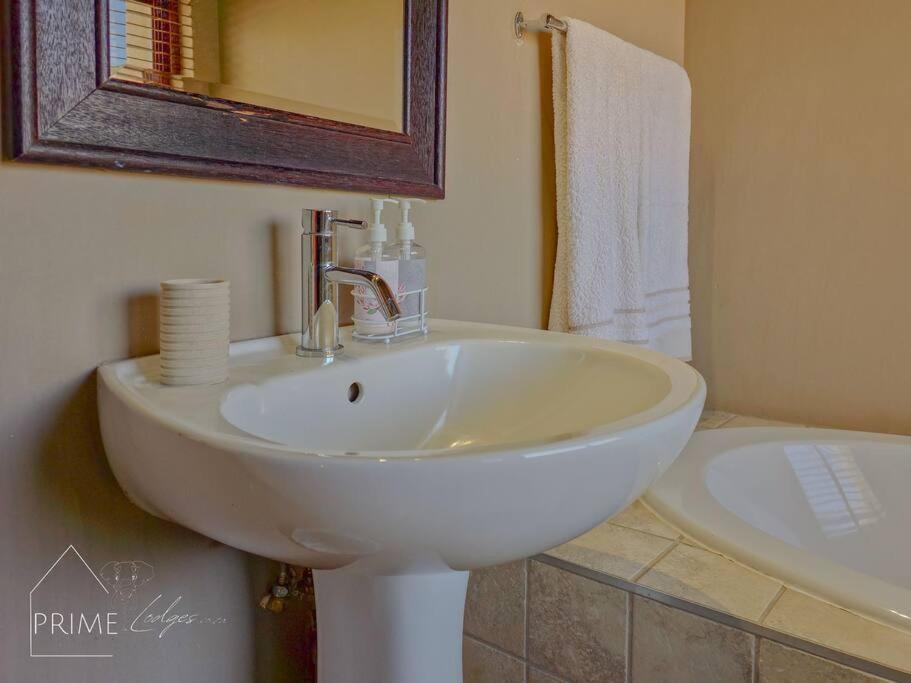 Rhino Lodge at Zebula view 2