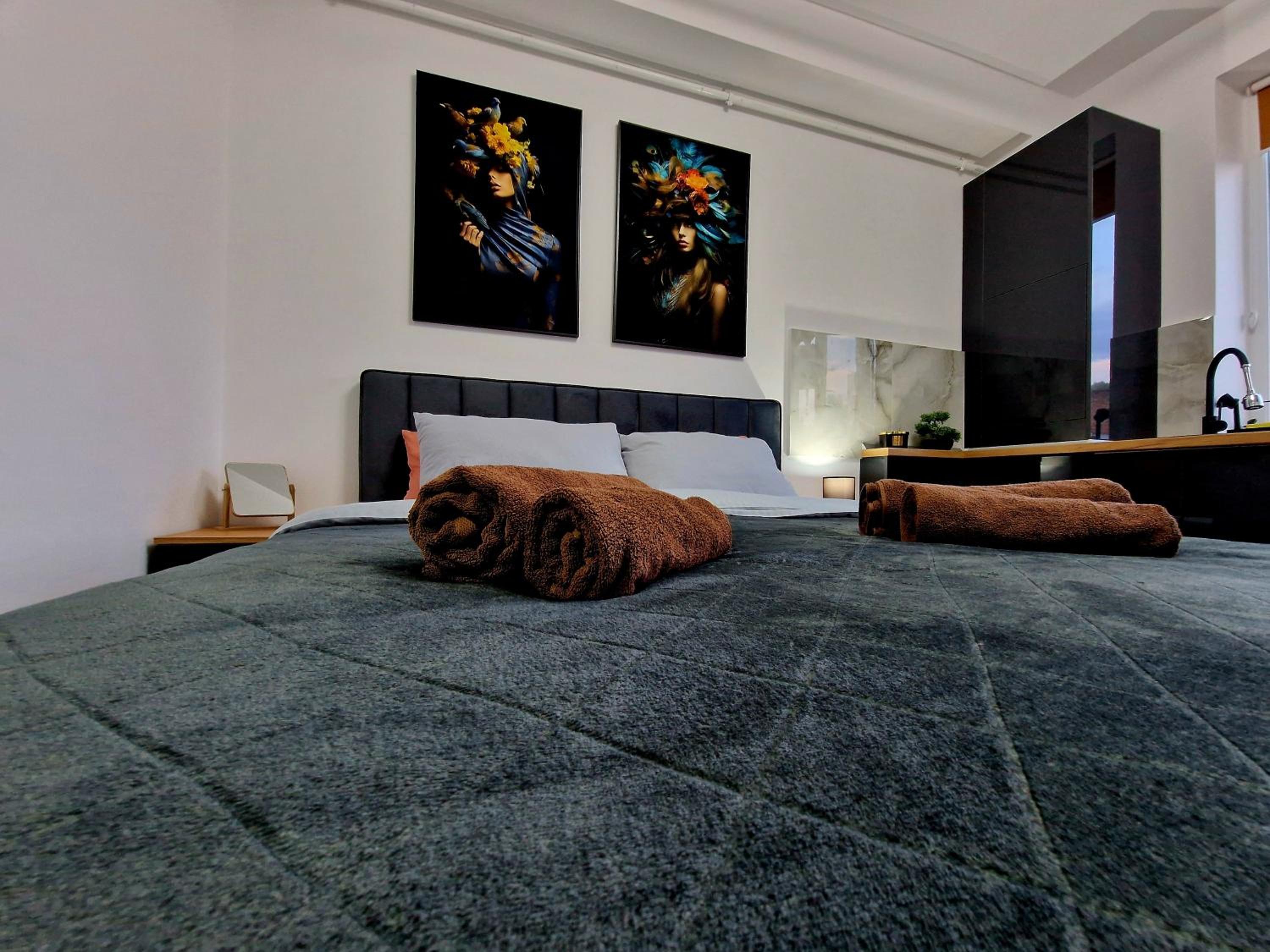 Modern Studio 2