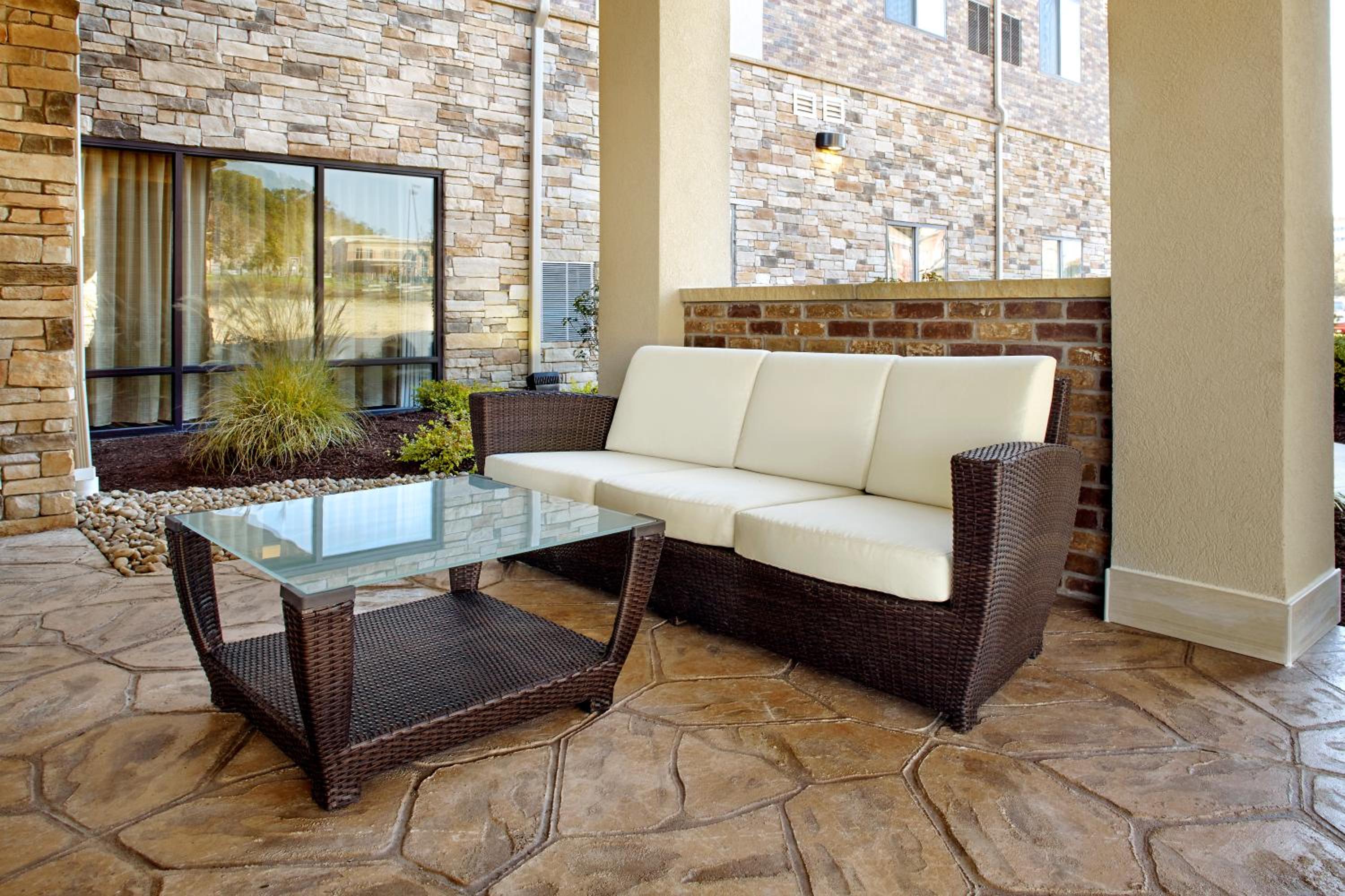 Hawthorn Suites by Wyndham Bridgeport