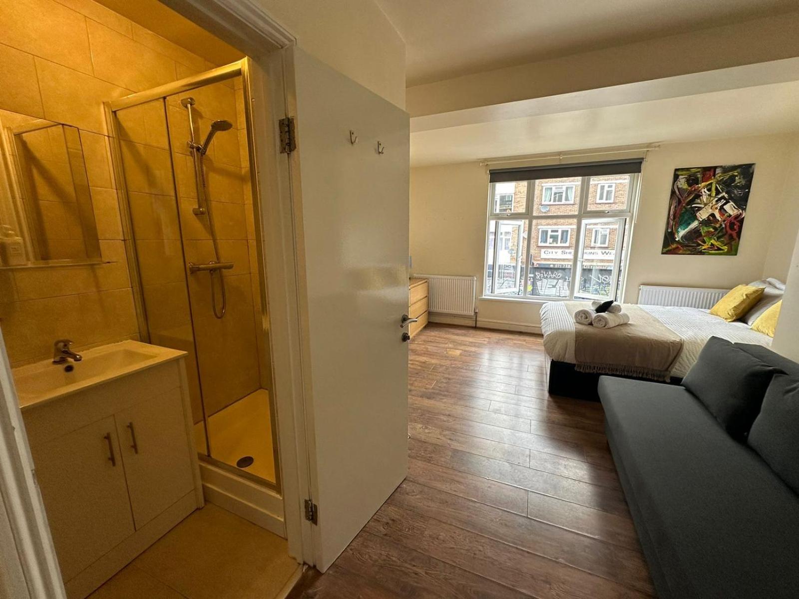 Ensuite Room Shoreditch