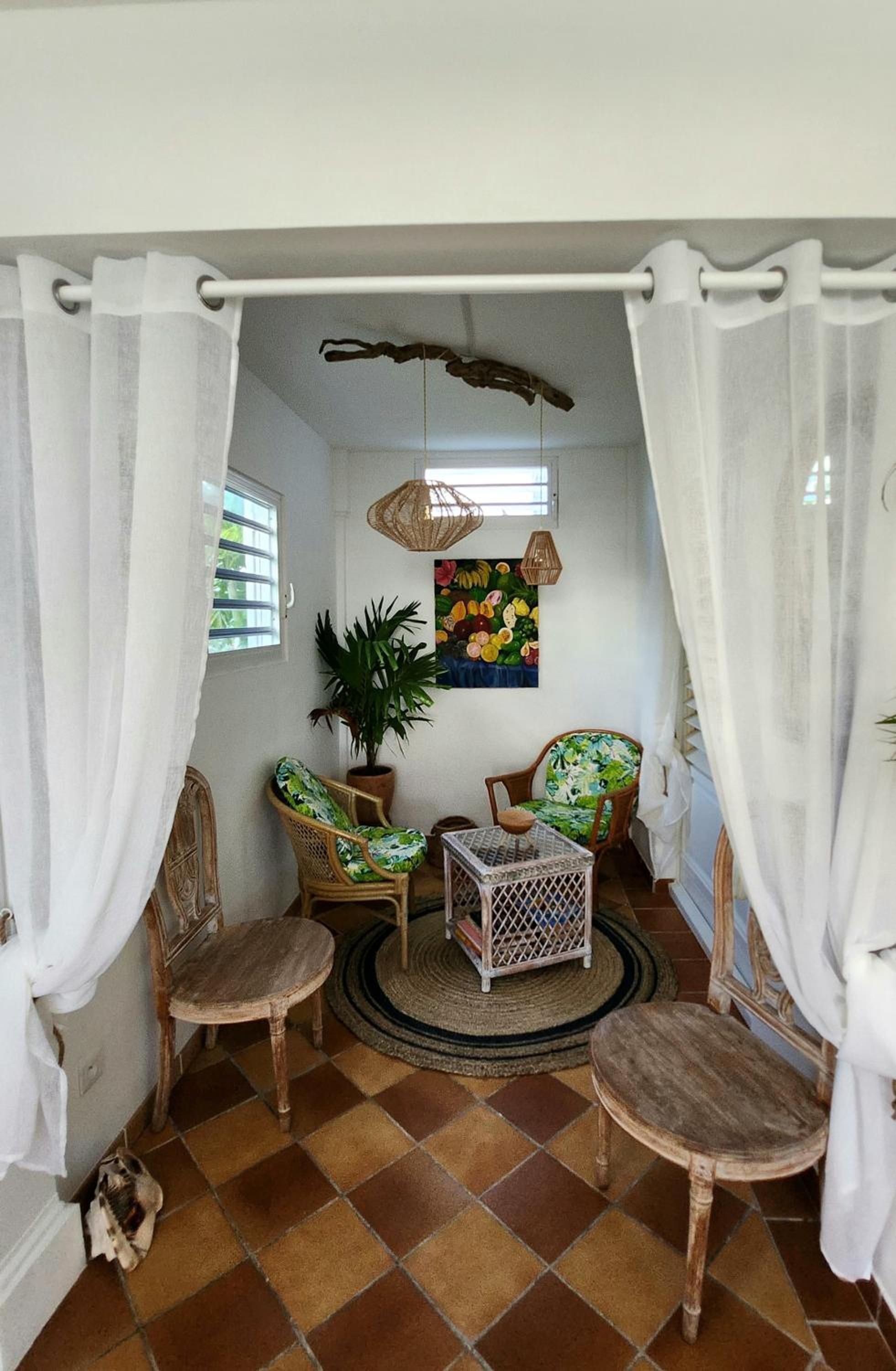 Bamboo on the beach - Spacious beachfront studio view 4