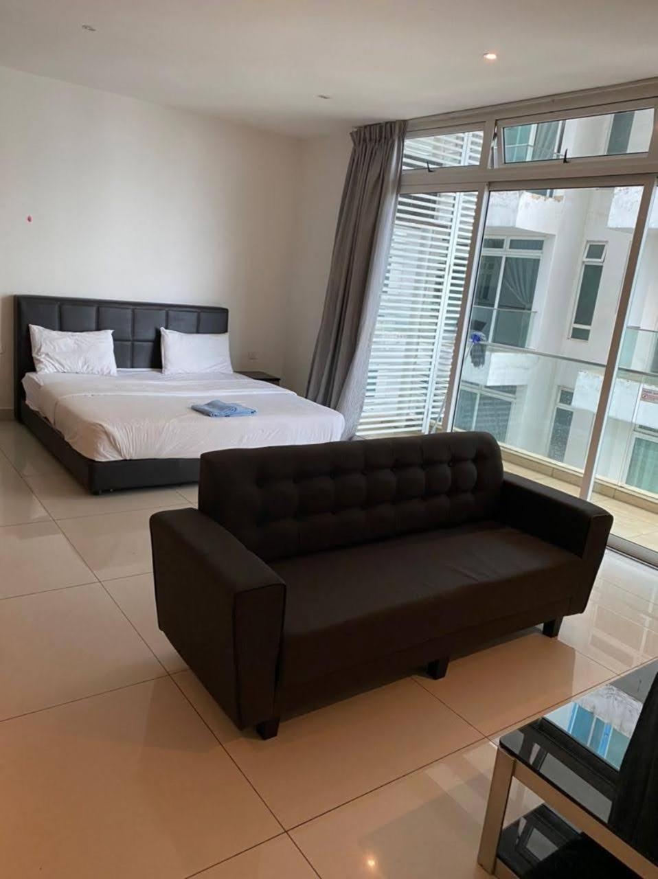 JB City D'Esplanade Shopping mall apartment